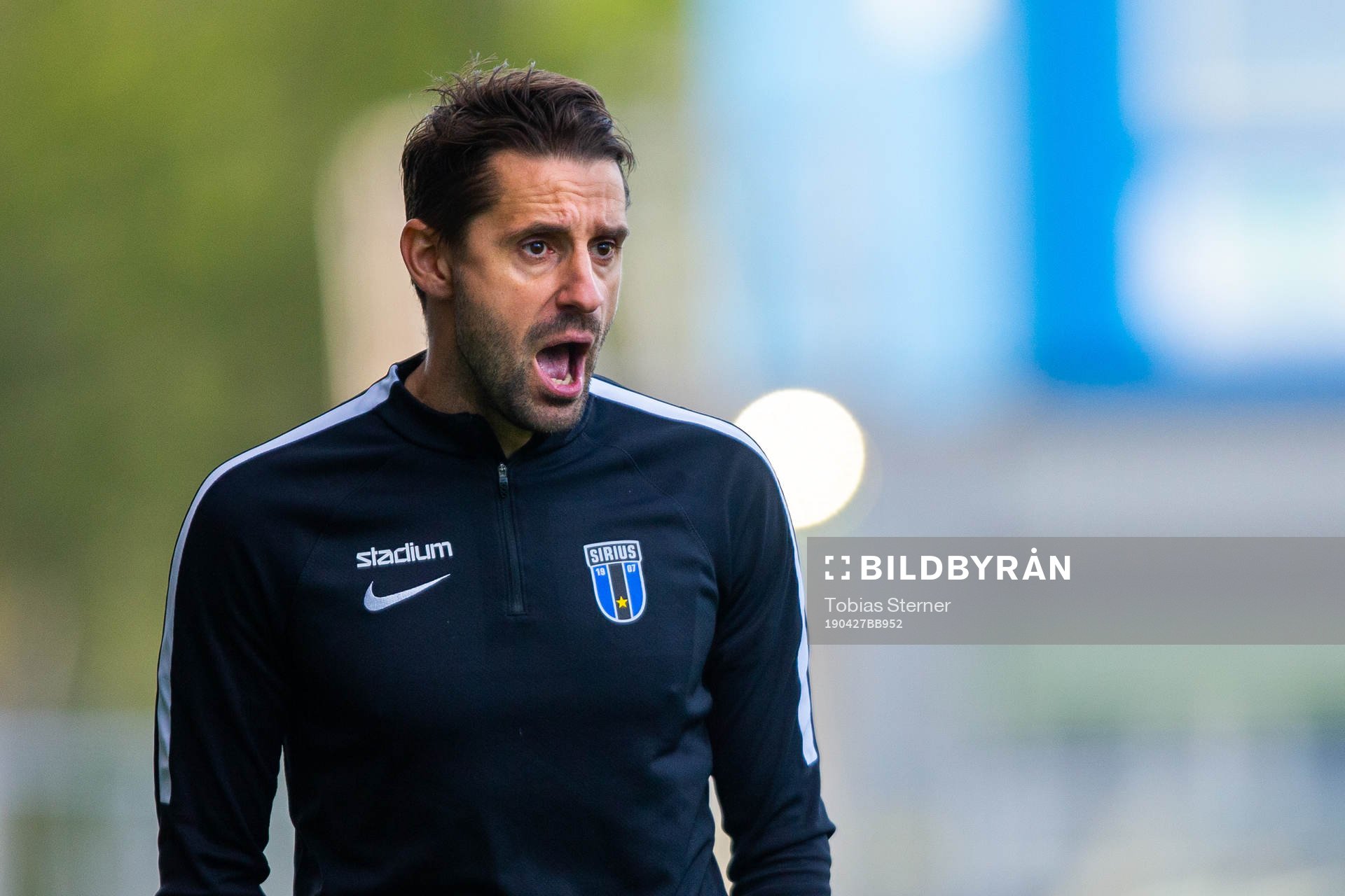 Sirius assisterande tränare Mirza Jelecak under fotbollsmatchen i Allsvenskan mellan Sirius och Elfsborg den 27 april 2019 i Uppsala.