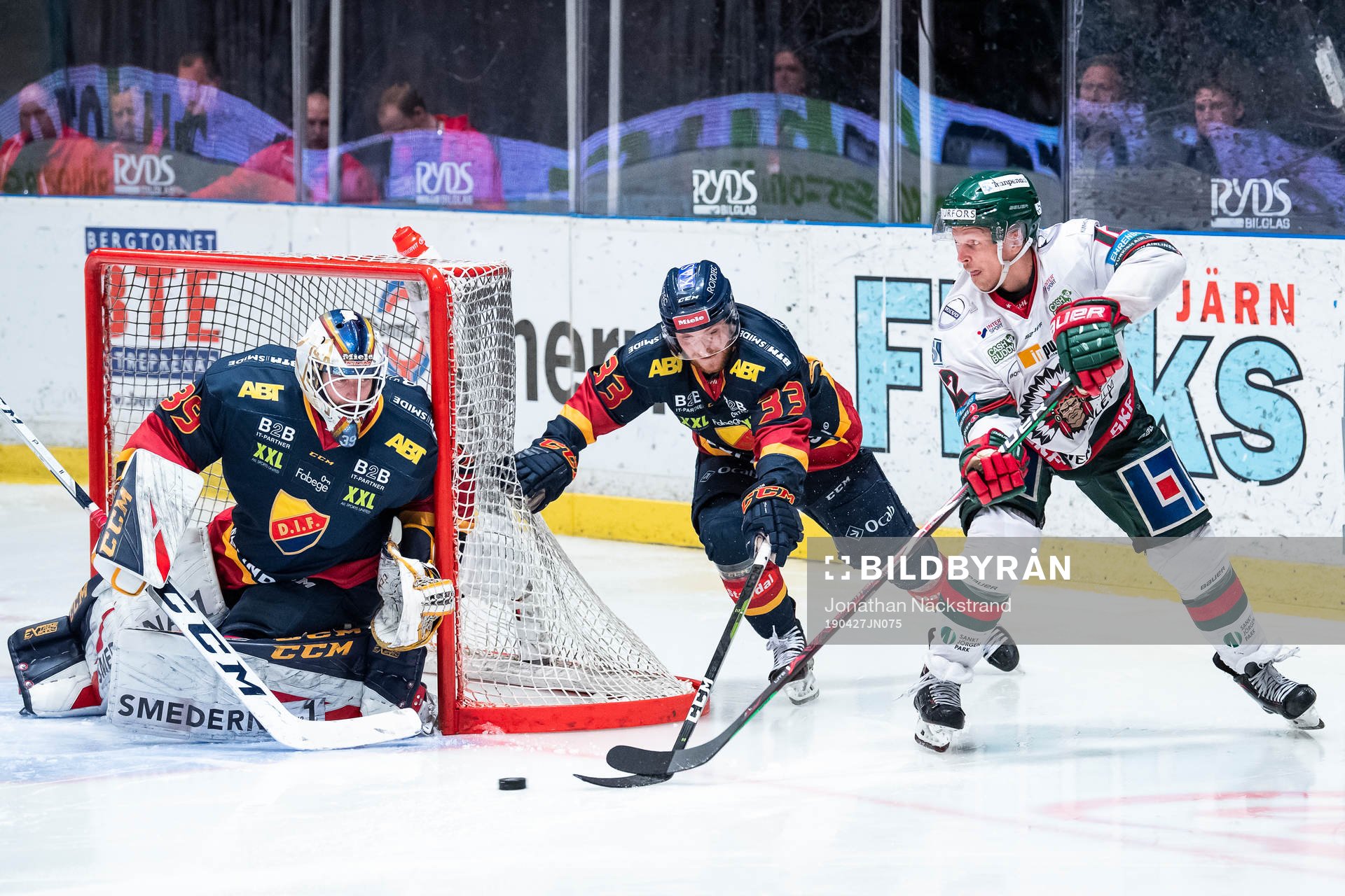 Djurgårdens Linus Hultström och Frölundas Max Friberg i