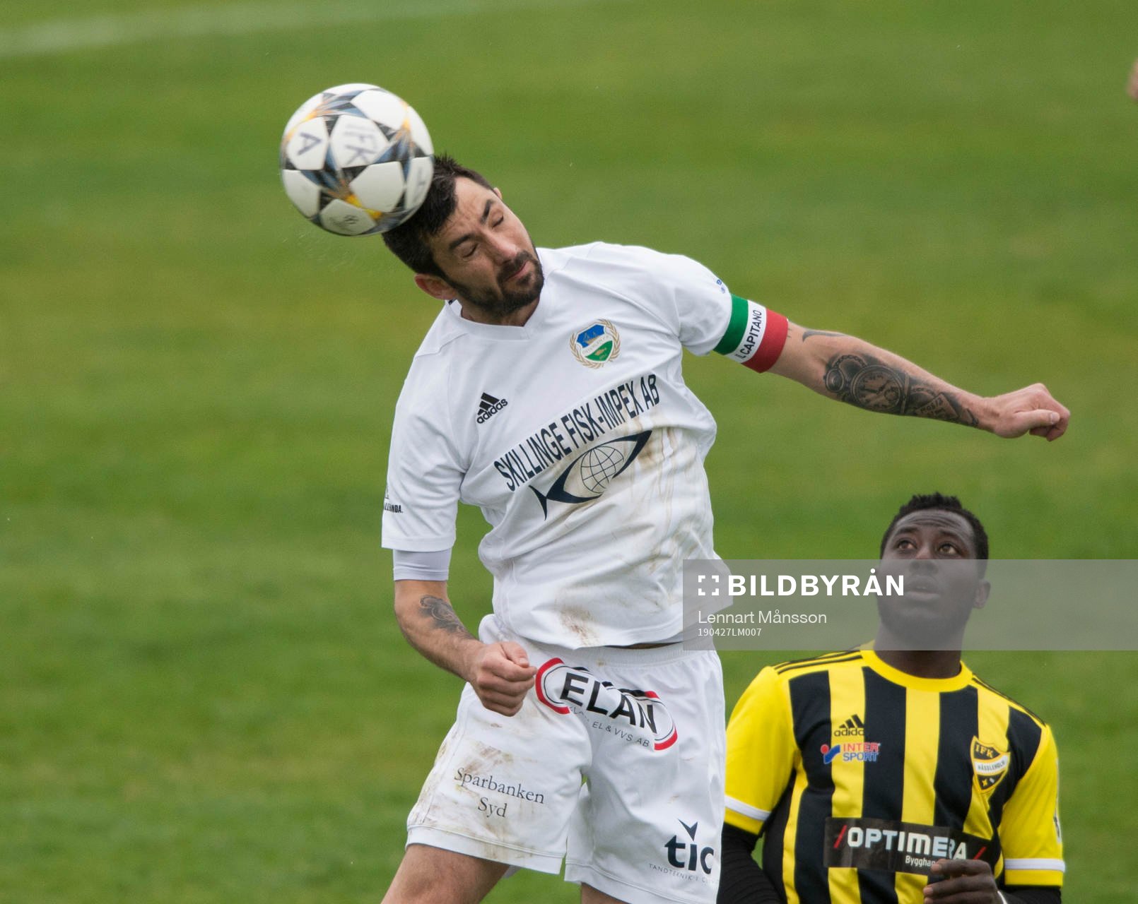 Österlen-försvarare nickar i matchen i division 2 mellan