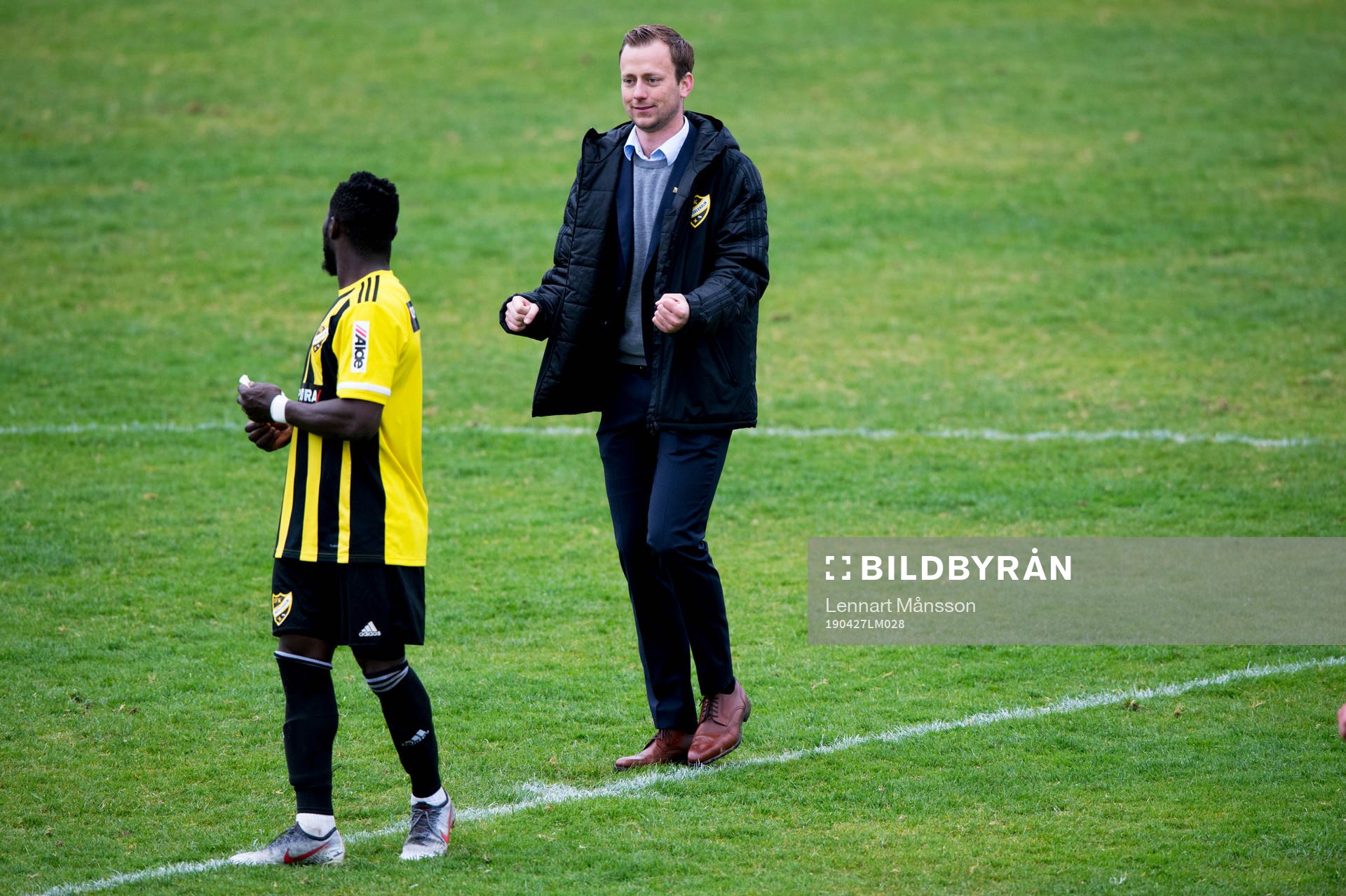 IFK Hässleholms tränare Jonas Jönsson i matchen i