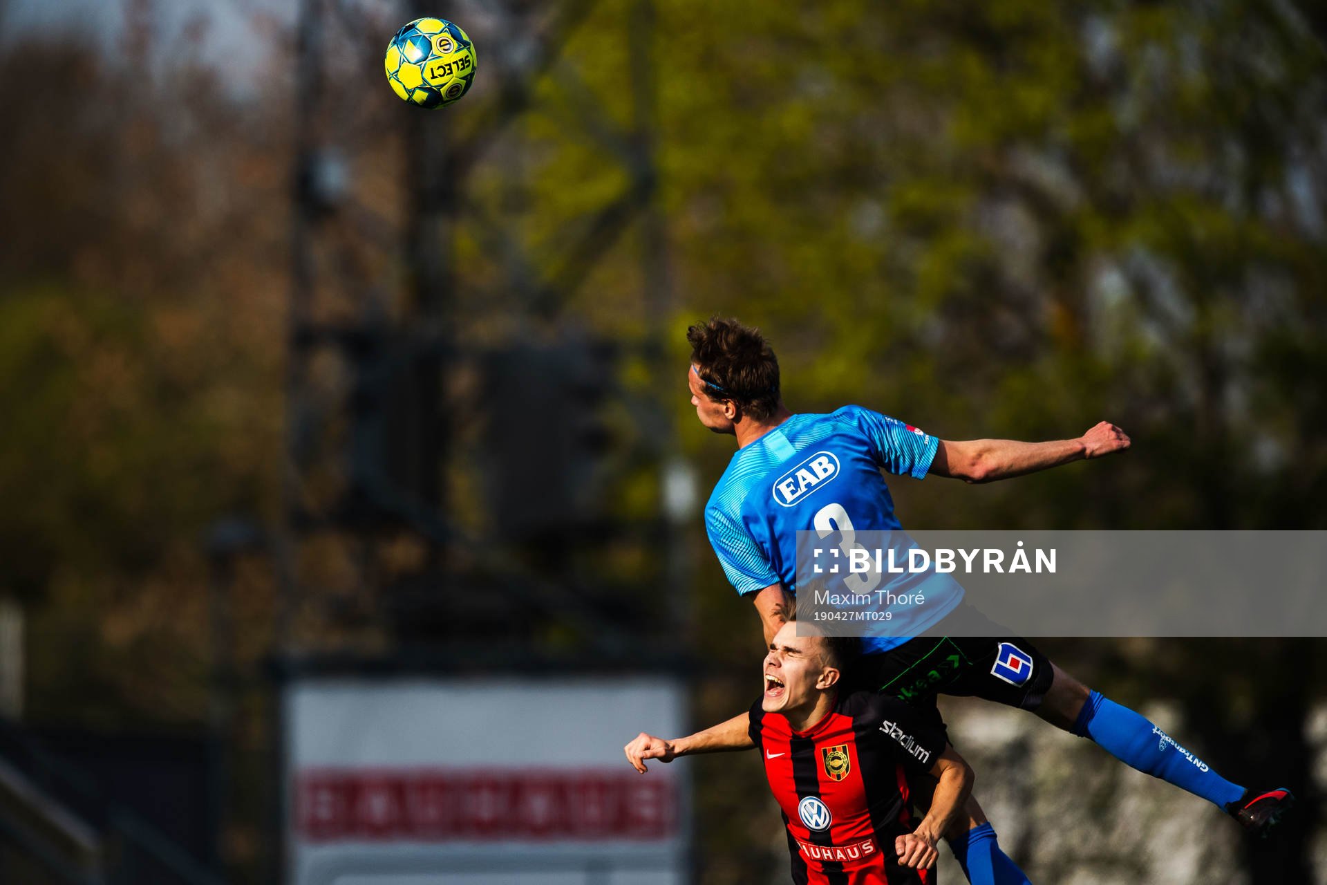 Brommapojkarnas Ali Suljic och Halmstads Johan Oremo