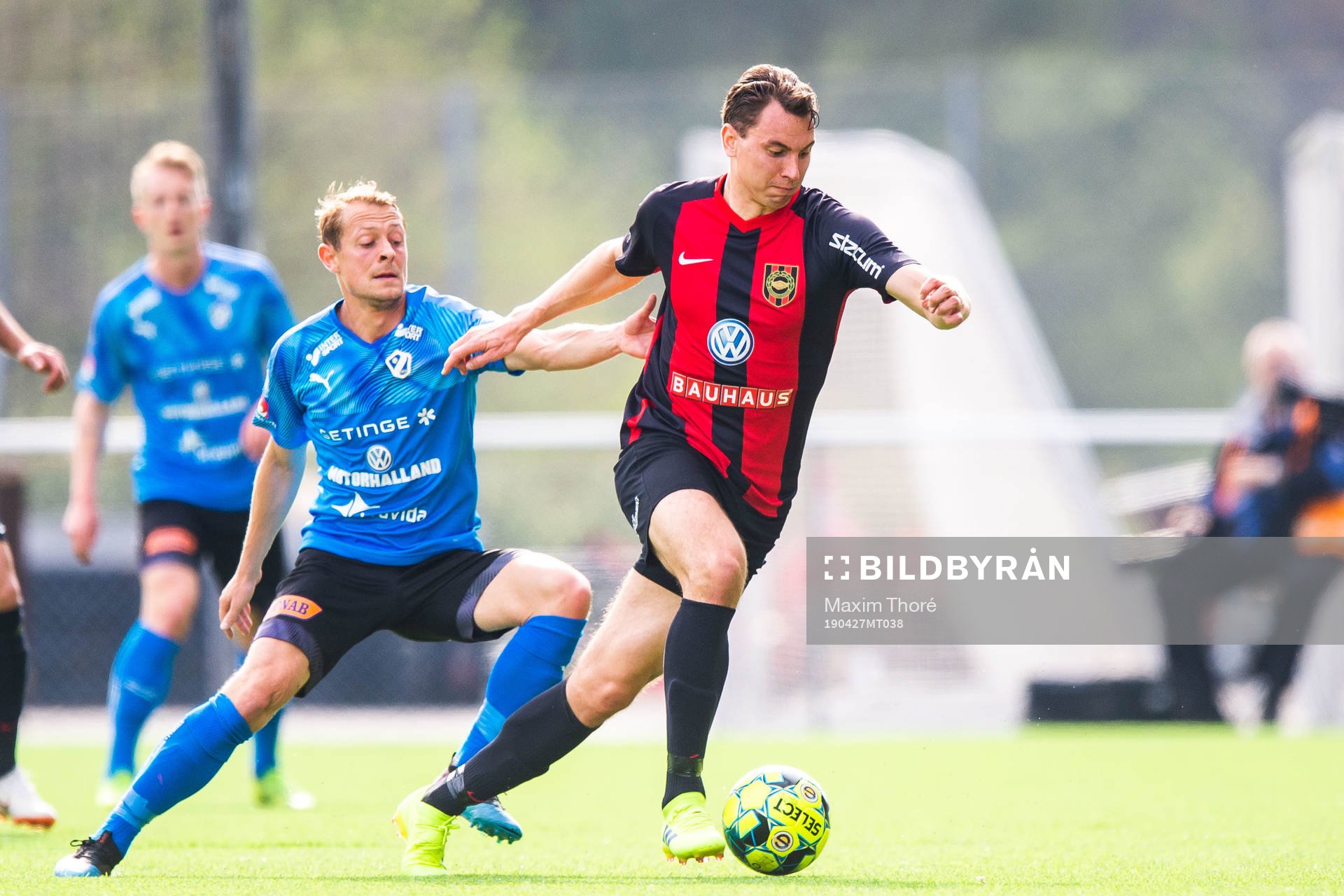 Halmstads Joel Allansson och Brommapojkarnas Marcus Hansson