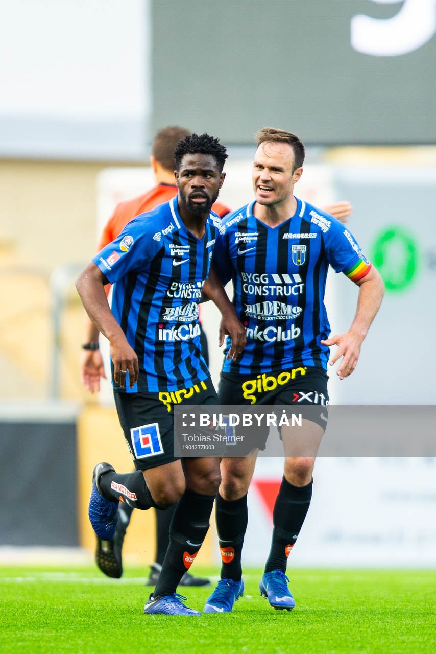 Sirius Abdul Razak jublar med Niklas Busch Thor