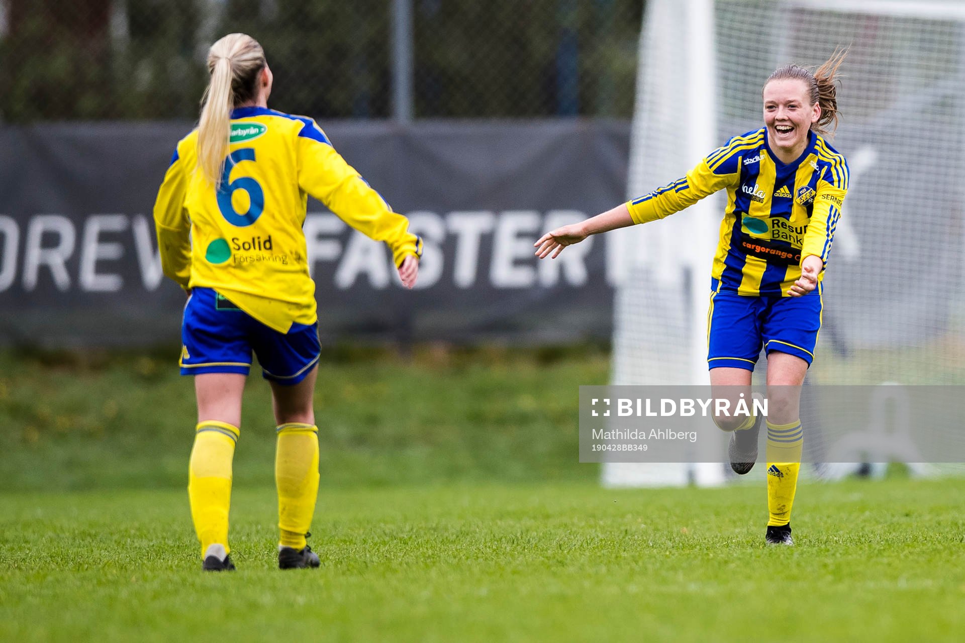 Eskilsminnes Nova Karlsson (h)  jublar