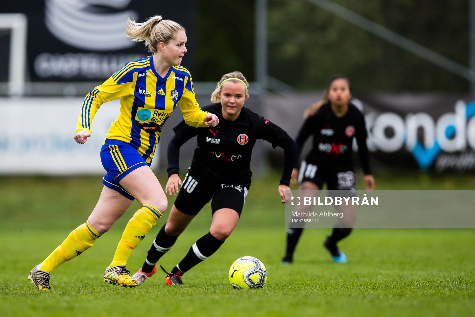 Eskilsminnes Josefine Norberg under fotbollsmatchen i Div 1 Södra mellan Hittarp och Eskilsminne den 28 april 2019 i Helsingborg.