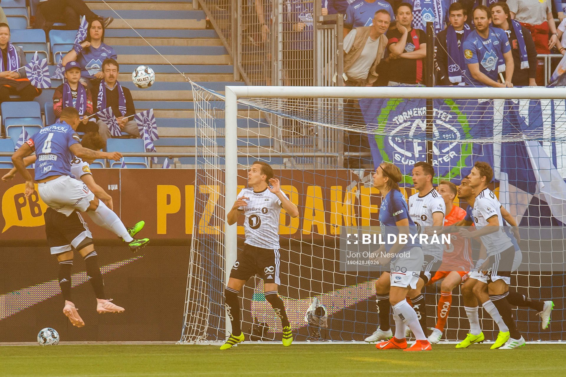 Ruben Gabrielsen of Molde scores 1-0