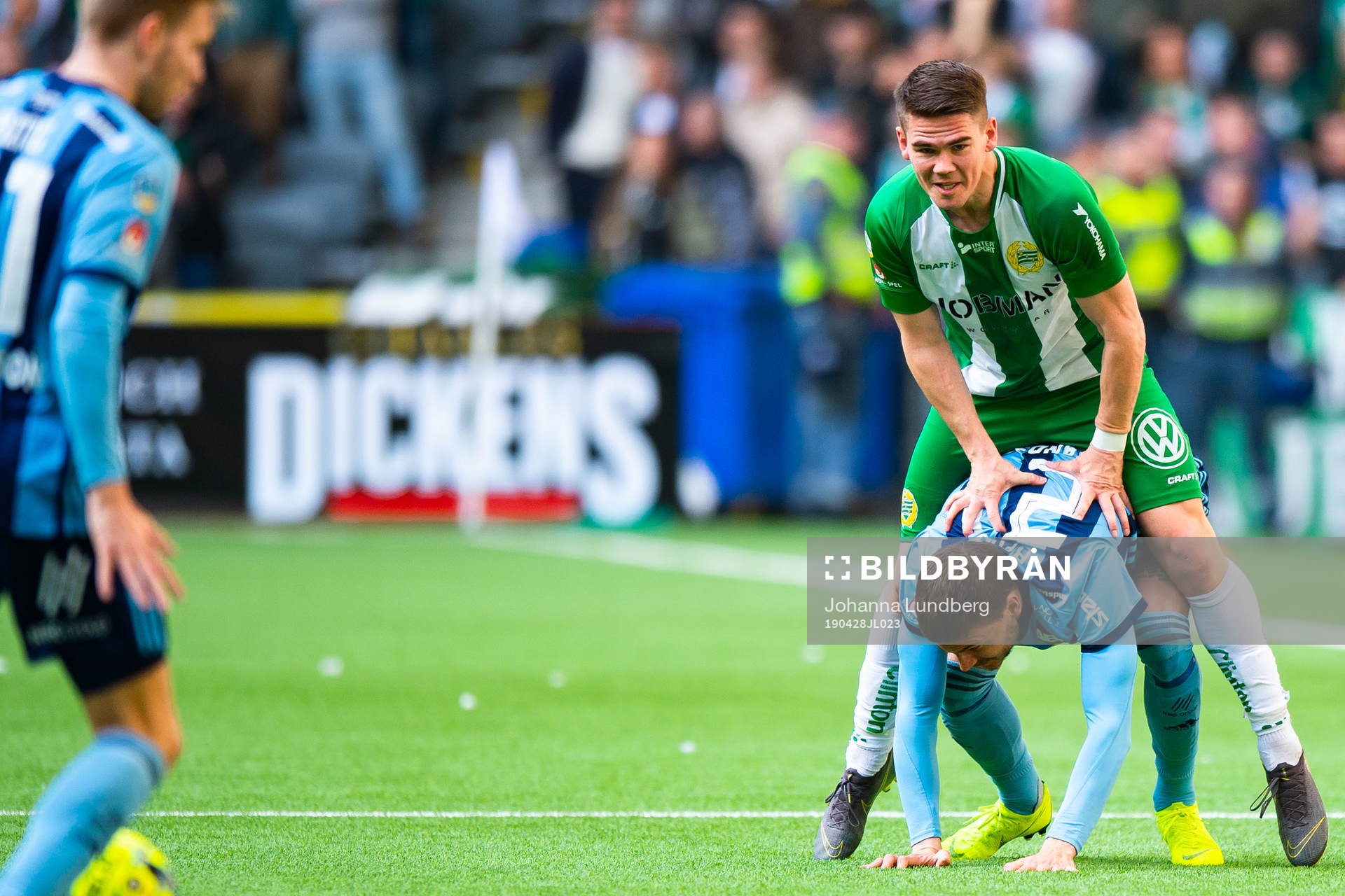 Hammarbys Vidar Örn Kjartansson och Djurgårdens Erik Berg