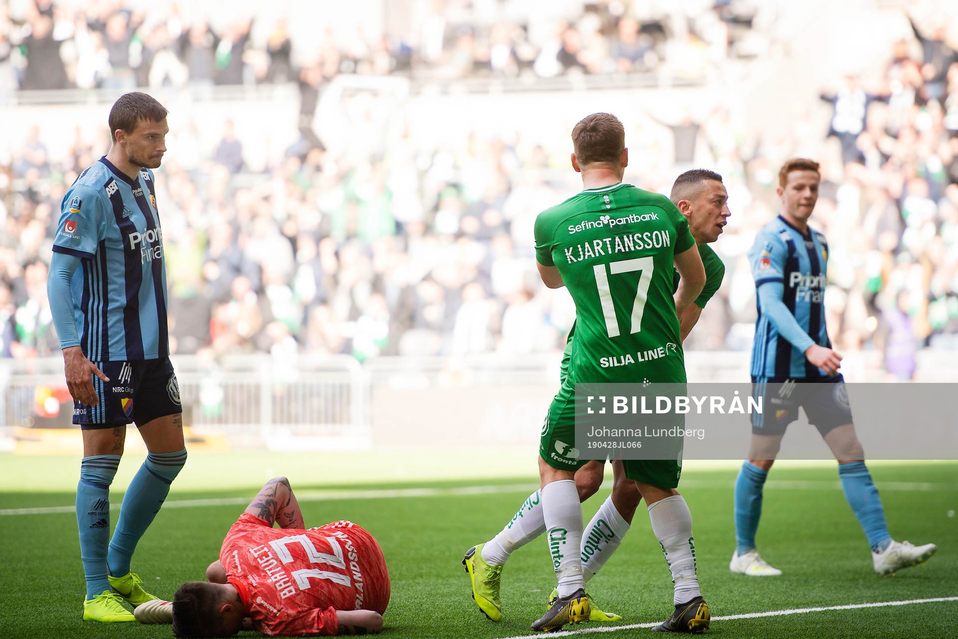 Hammarbys Vidar Örn Kjartansson och Nikola Djurdjic jublar