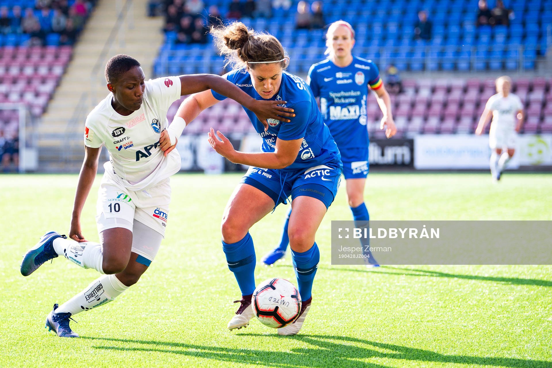 Växjös Ritah Kivumbi och Eskilstunas Vaila Barsley