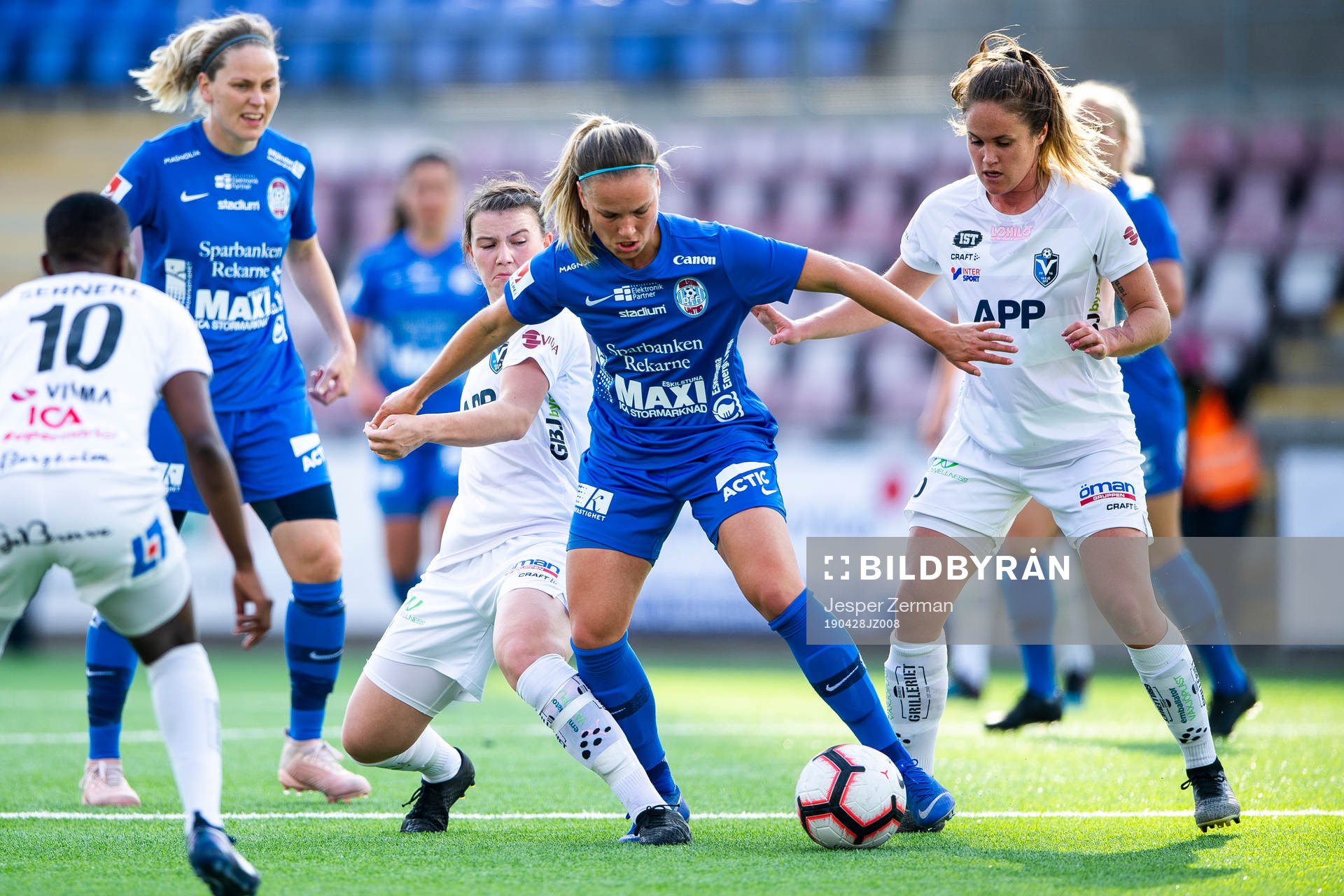 Eskilstunas Julia Tunturi Växjös Sandra Lindkvist och