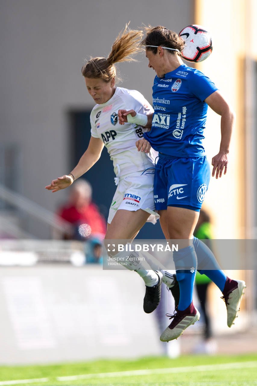 Växjös Anna Anvegård och Eskilstunas Shannon Woeller