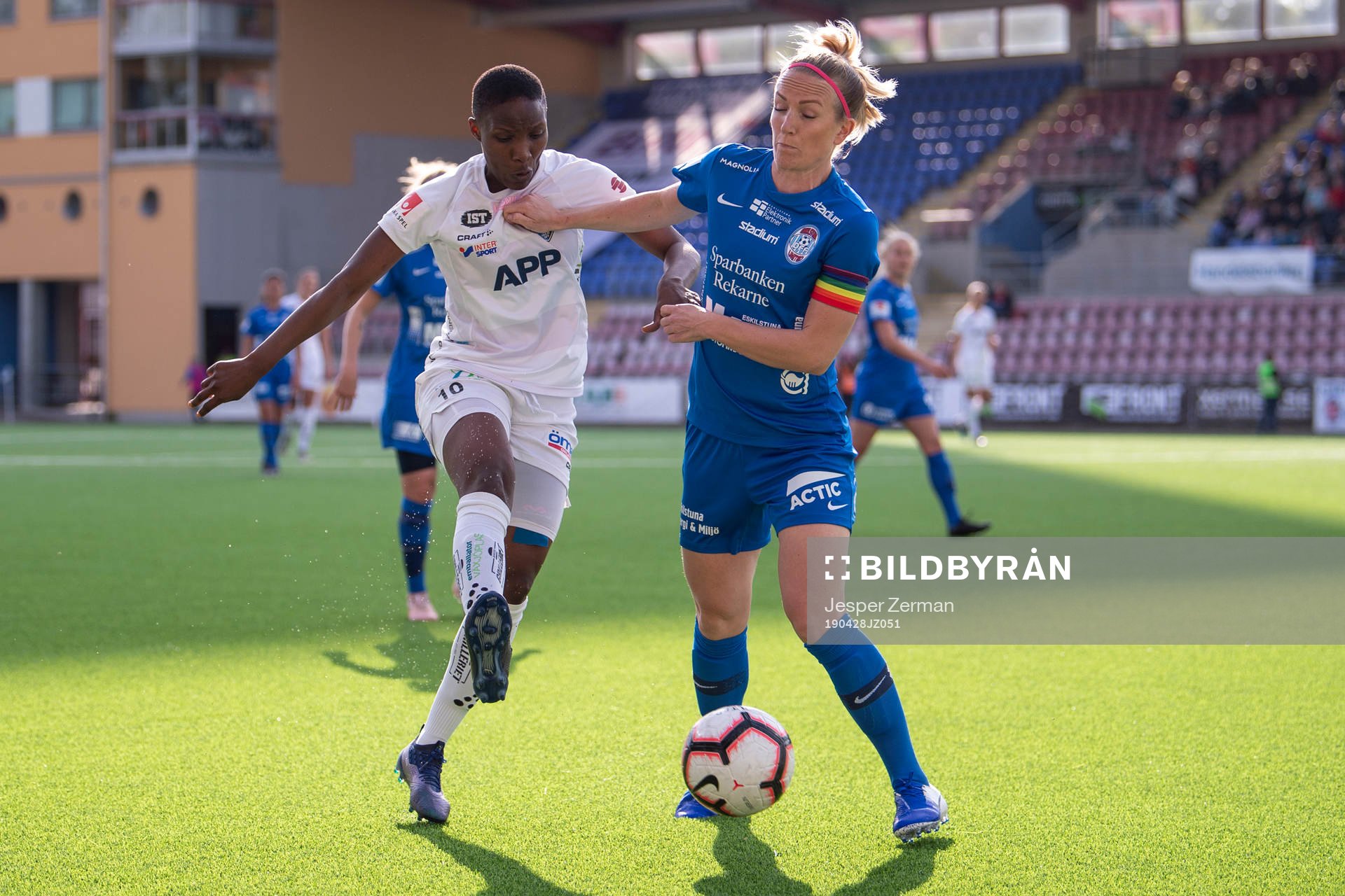 Växjös Ritah Kivumbi och Eskilstunas Petra Johansson