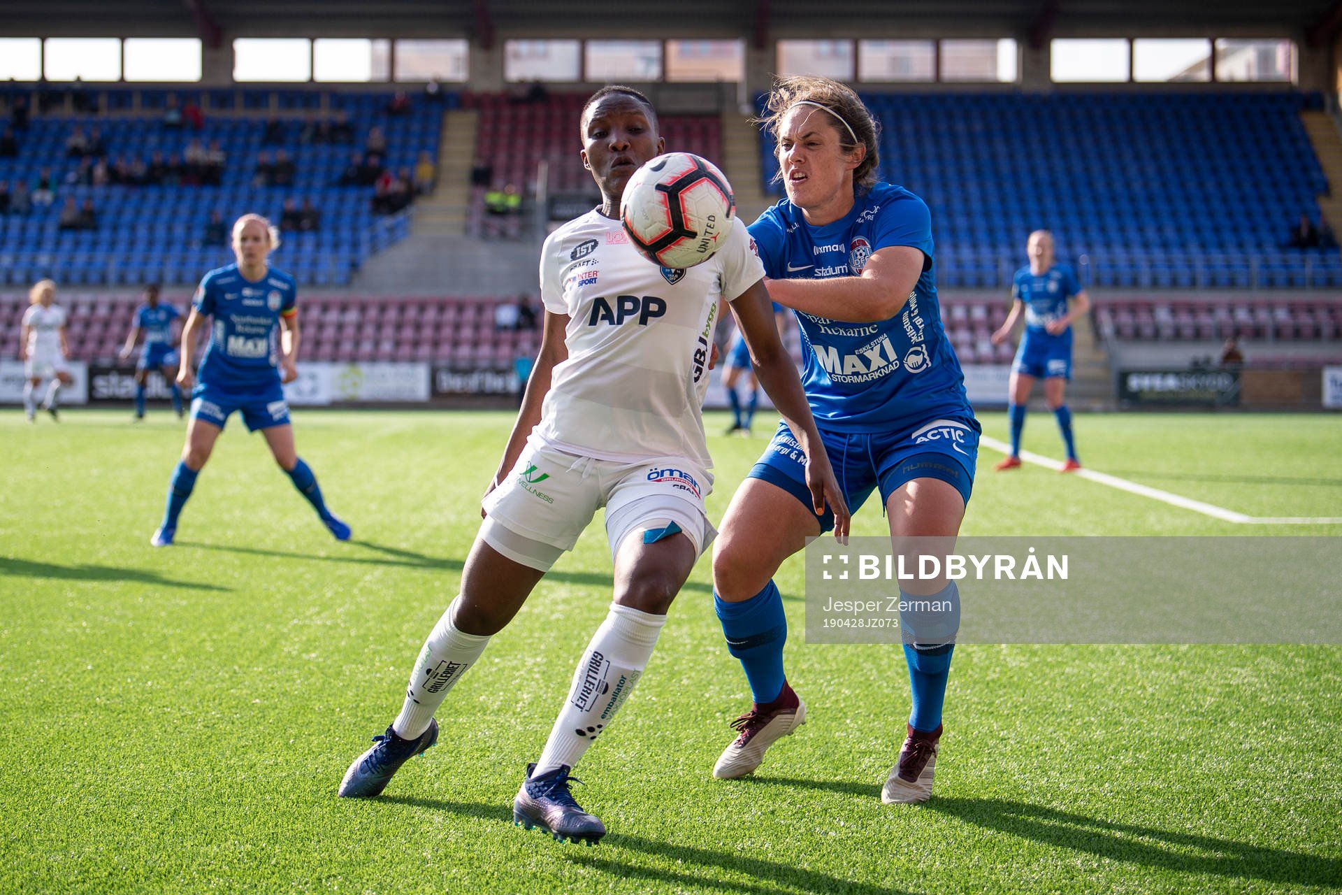 Eskilstunas Shannon Woeller och Växjös Ritah Kivumbi