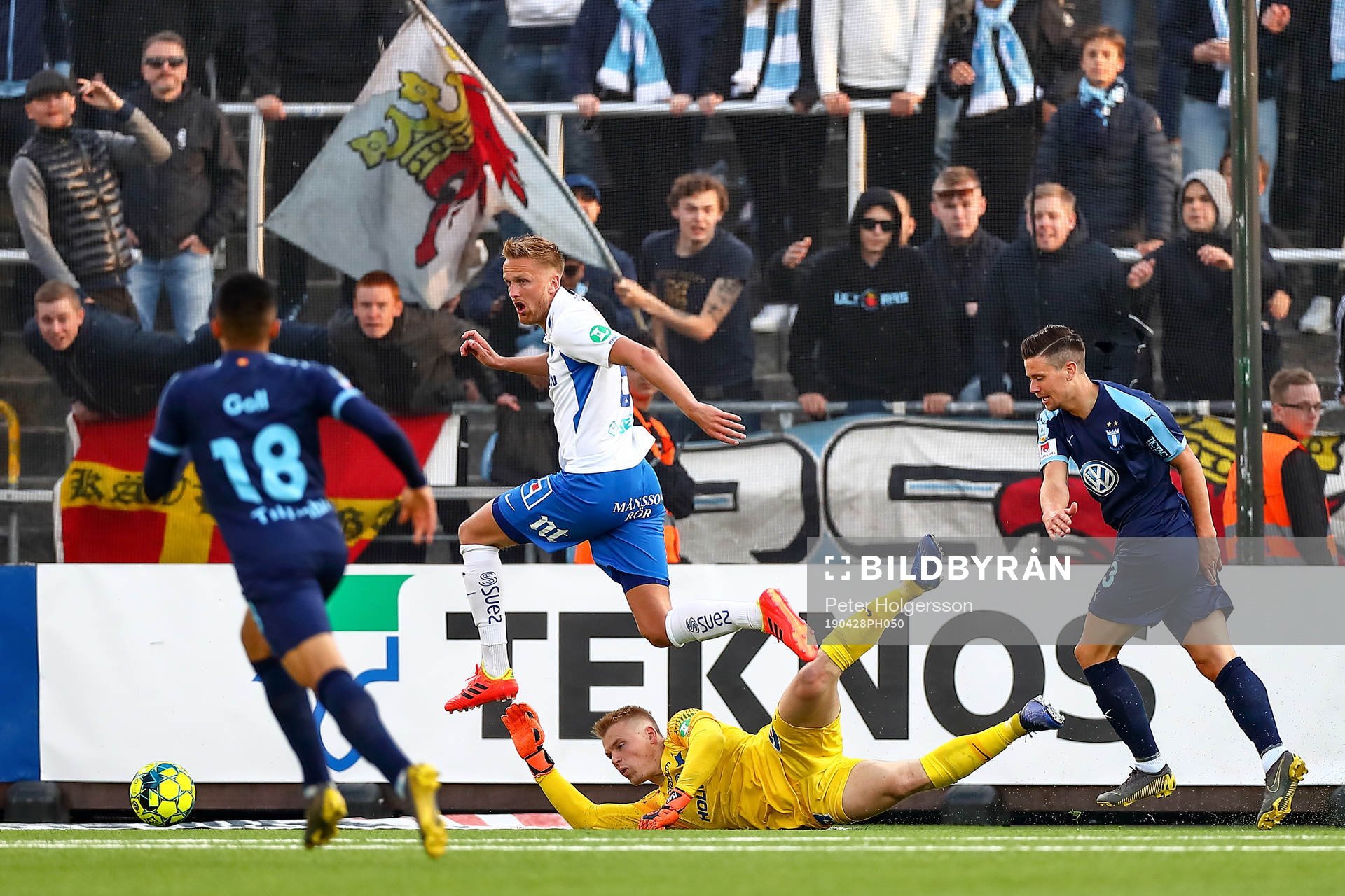 IFK Norrköpings Kasper Larsen och målvakt Isak Pettersson