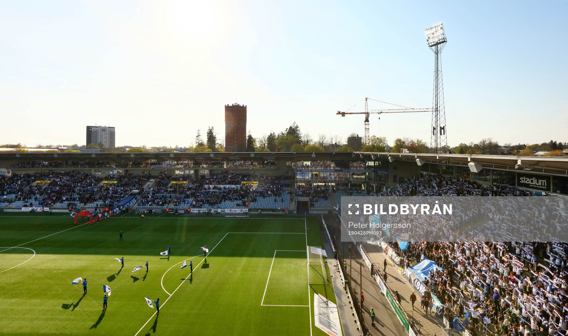 Halsdukar på ståplatsläktare Curva Nordahl