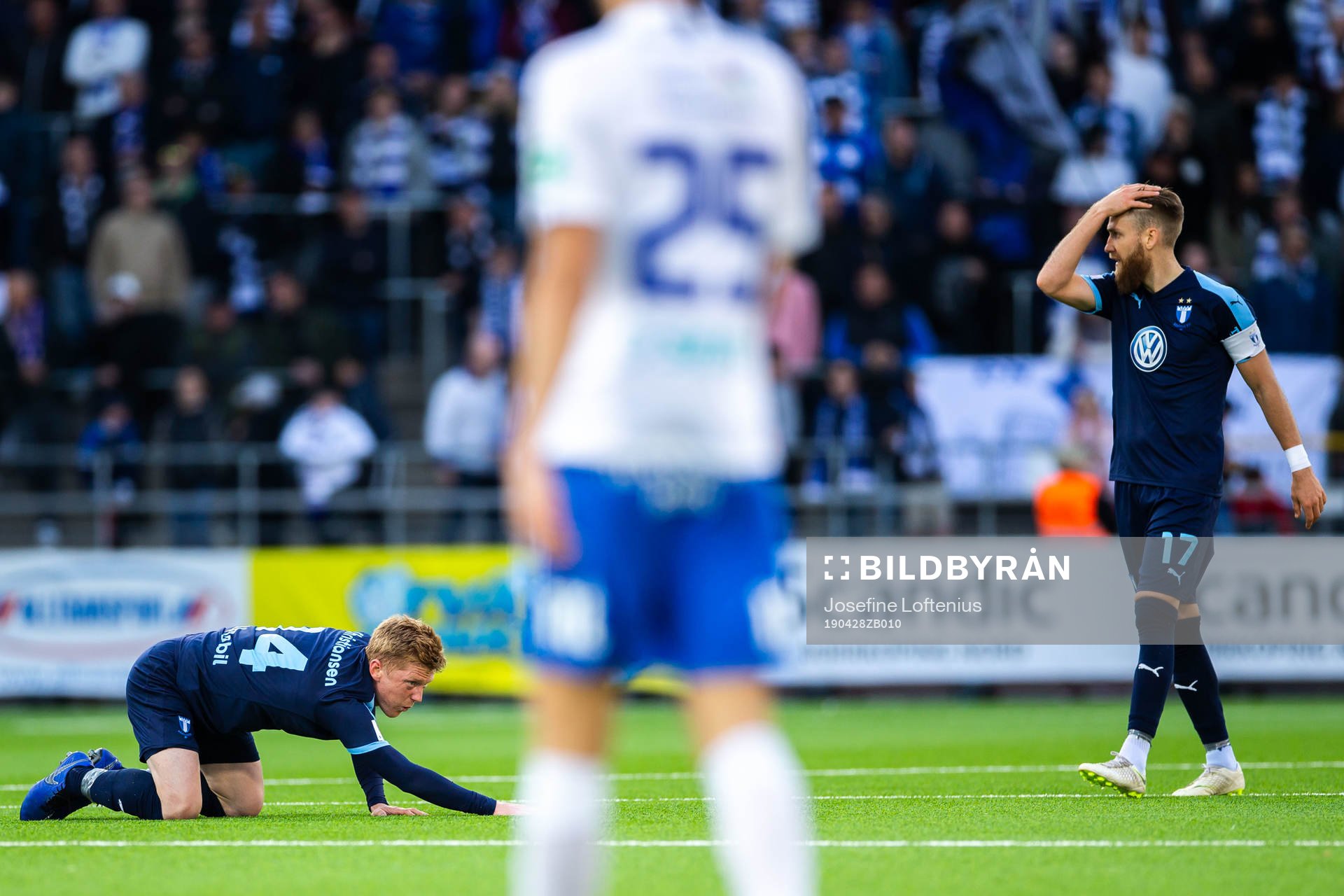 Malmö FFs Anders Christiansen och Rasmus Bengtsson deppar