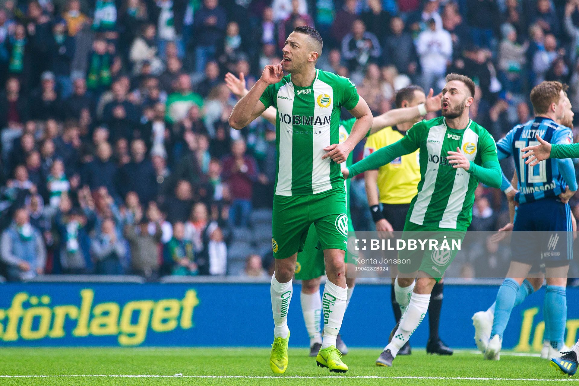 Hammarbys Nikola Djurdjic jublar efter 1-0 under fotbollsmatchen i Allsvenskan mellan Hammarby och Djurgården den 28 april 2019 i Stockholm. 
