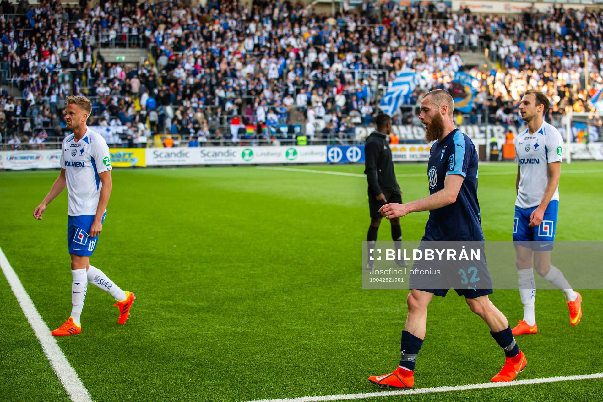 Malmö FFs Jo Inge Berget lämnar planen i halvtid