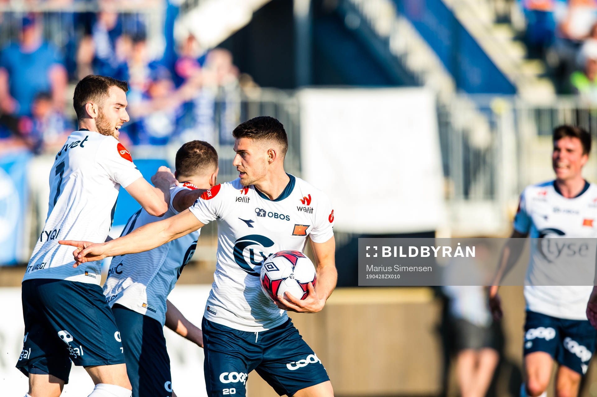 Ylldren Ibrahimaj of Viking celebrates the 1-1 goal