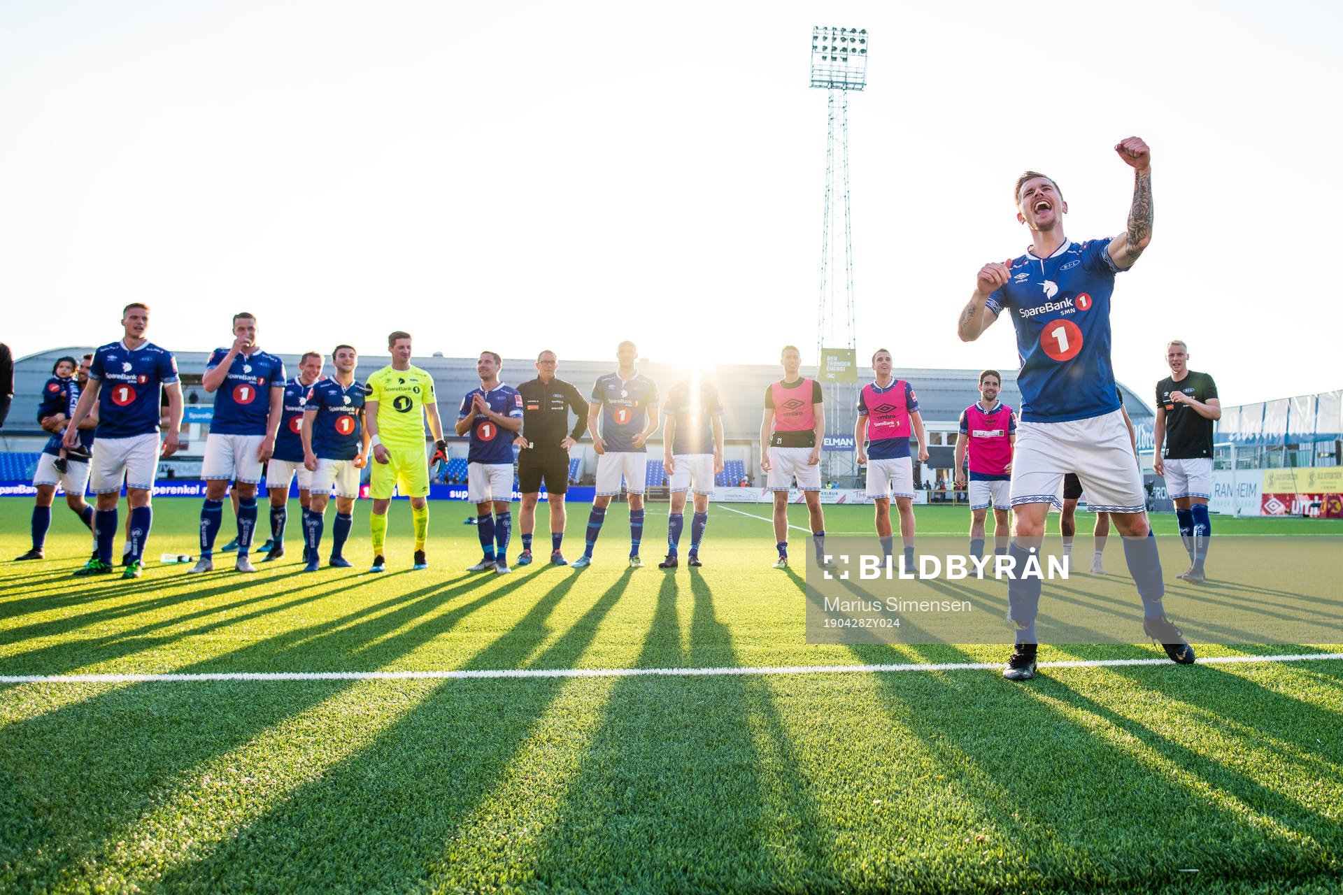 Erik Tønne and rest of the Ranheim players celebrates