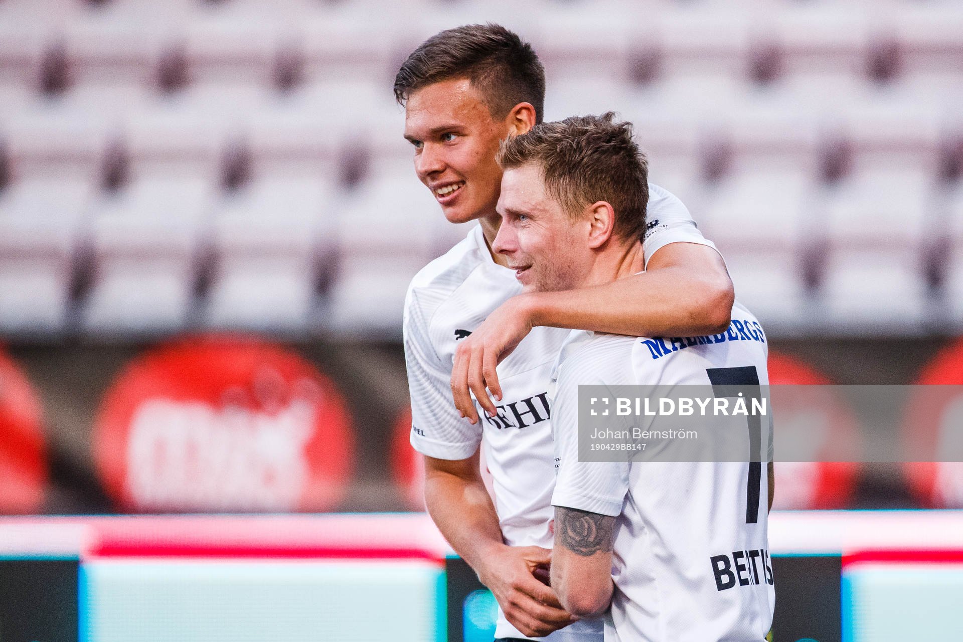 Örebros Arvid Brorsson och Johan Bertilsson jublar