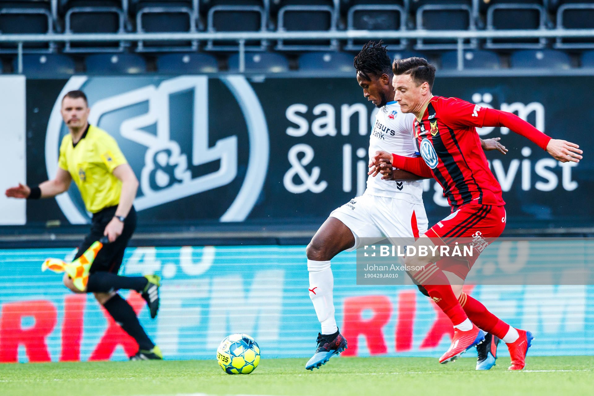 Helsingborgs Mamudu Moro och Östersunds Jamie Hopcutt