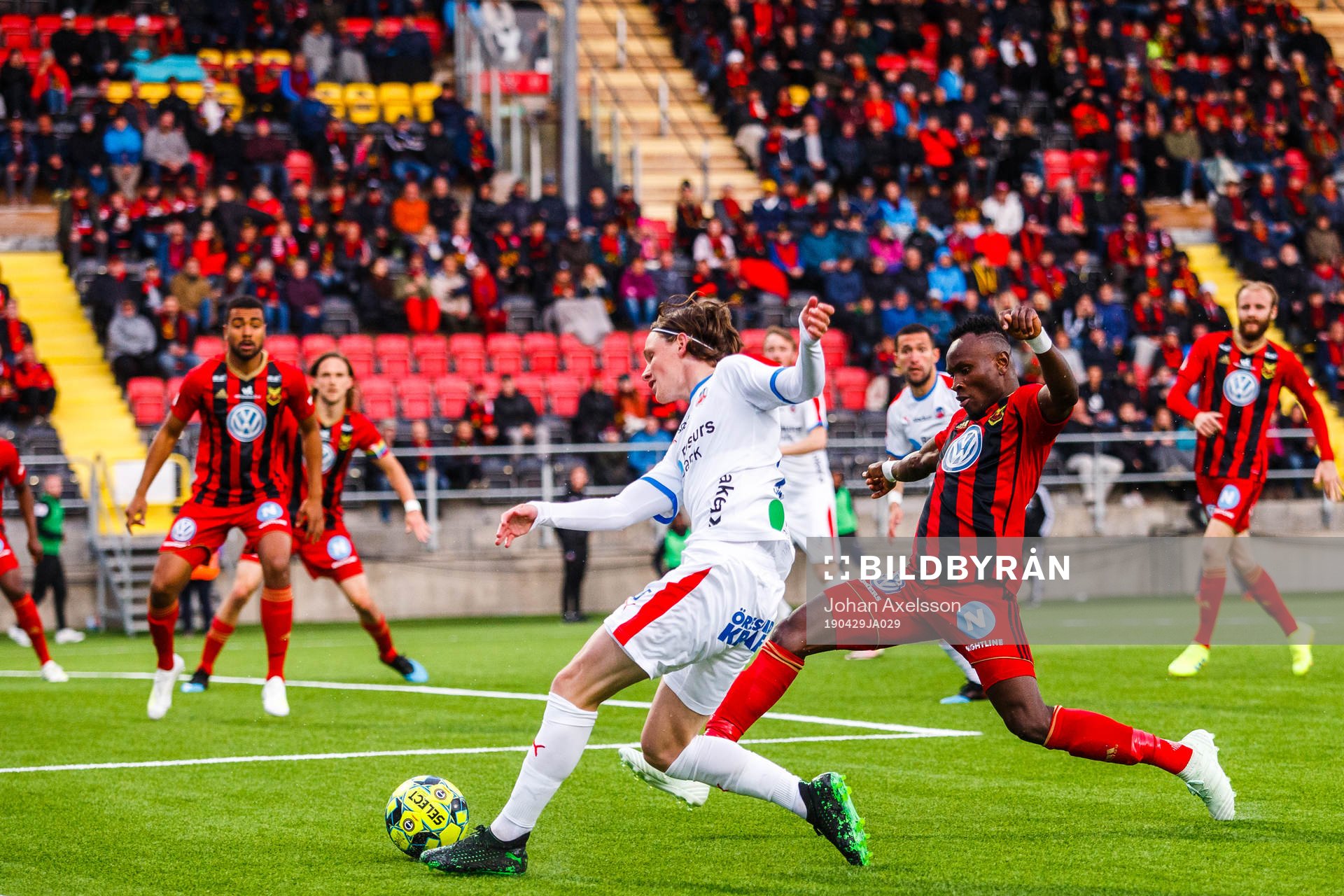 Helsingborgs Max Svensson och Östersunds Samuel Laryea