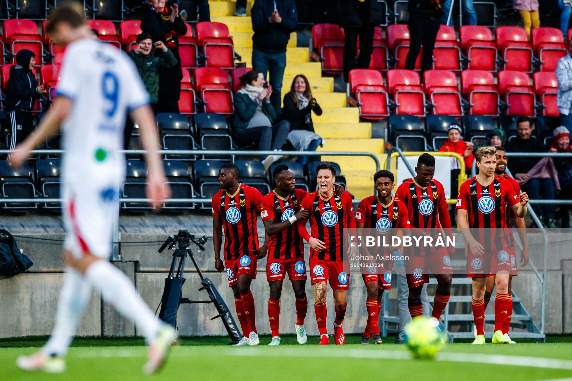 Östersunds Jamie Hopcutt jublar