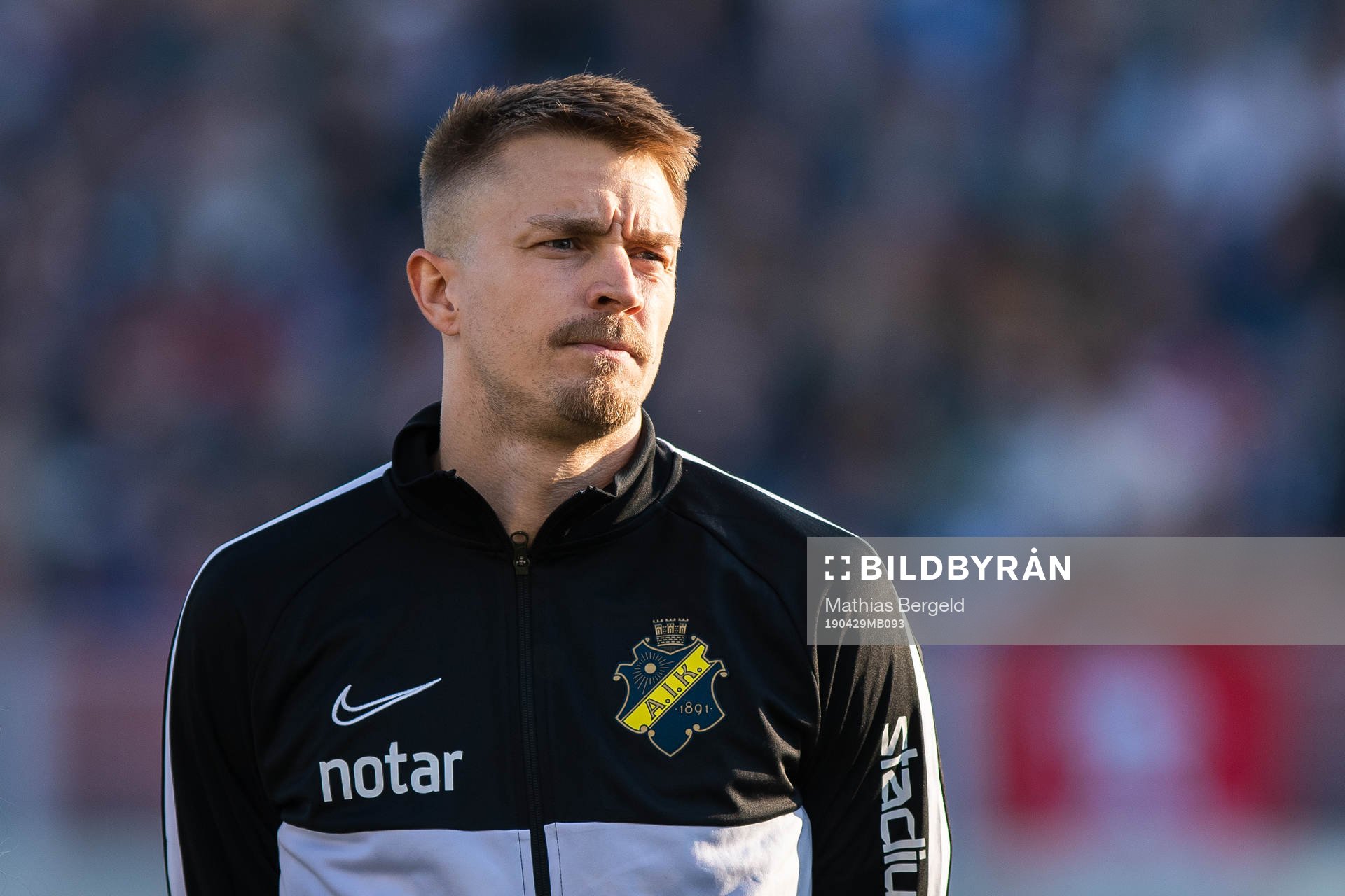 s Rasmus Lindkvist vid line up