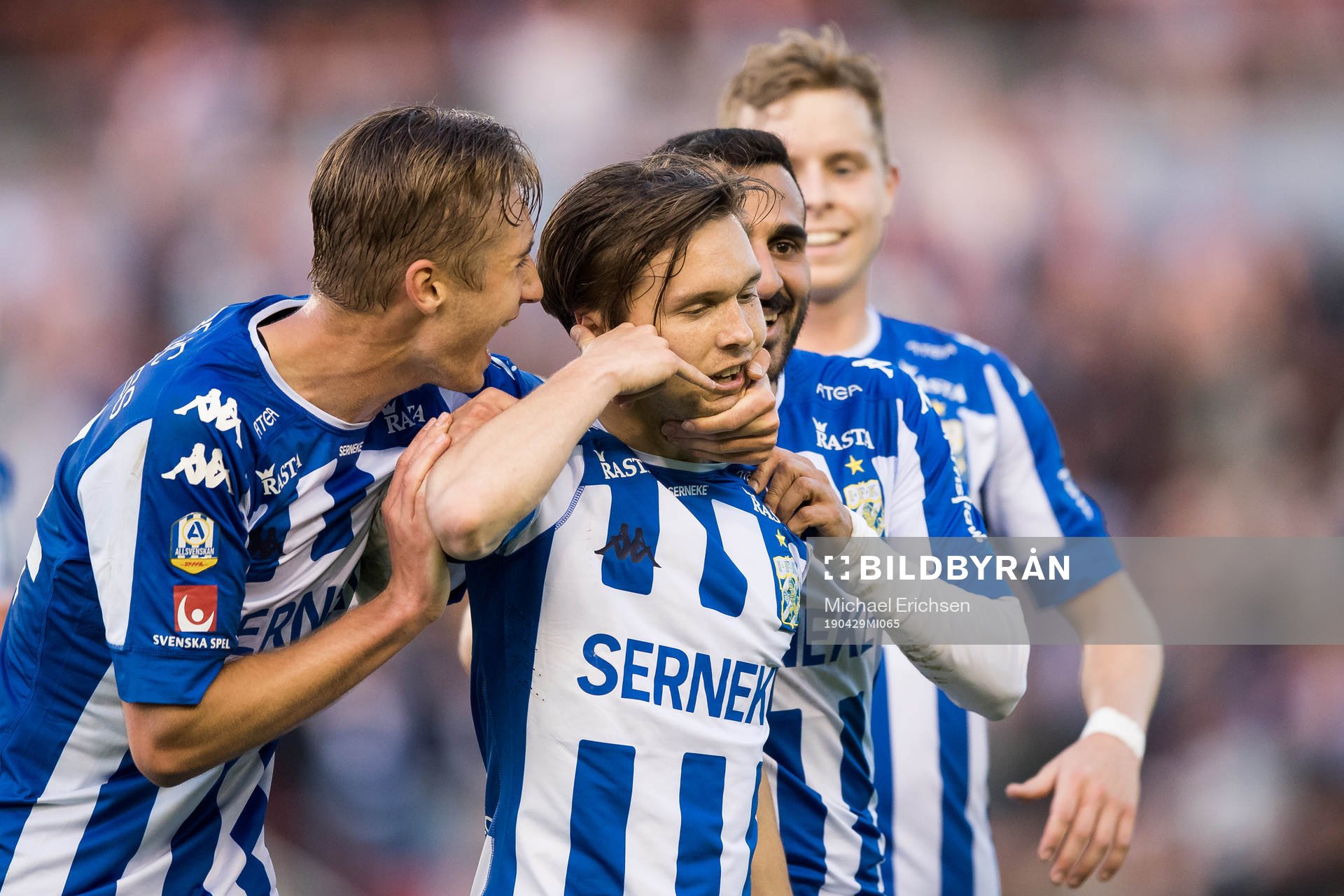 IFK Göteborgs Patrik Karlsson Lagemyr jublar ihop med