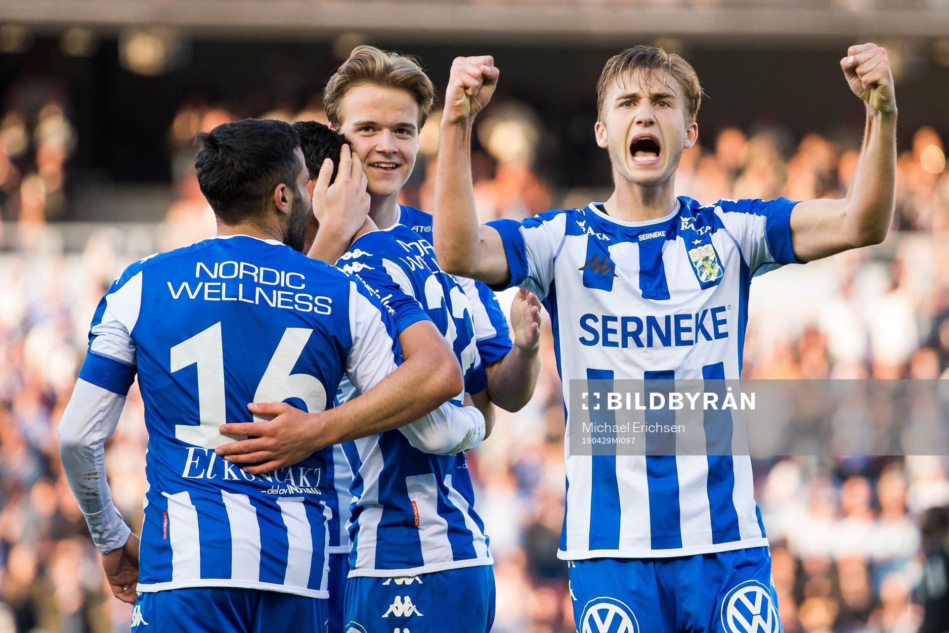 IFK Göteborgs Benjamin Nygren jublar mot publiken