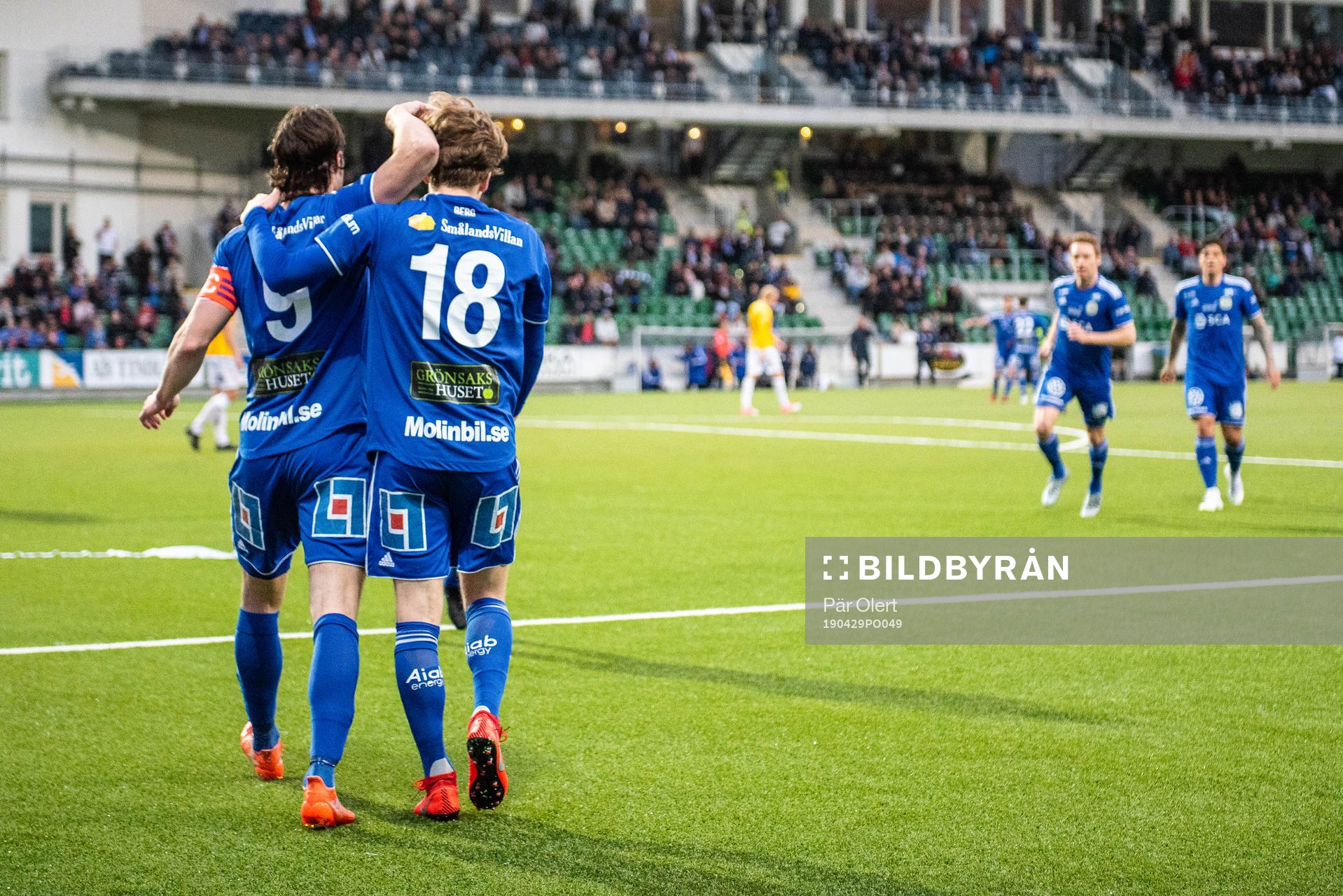 Sundsvalls Linus Hallenius och Oliver Berg jublar