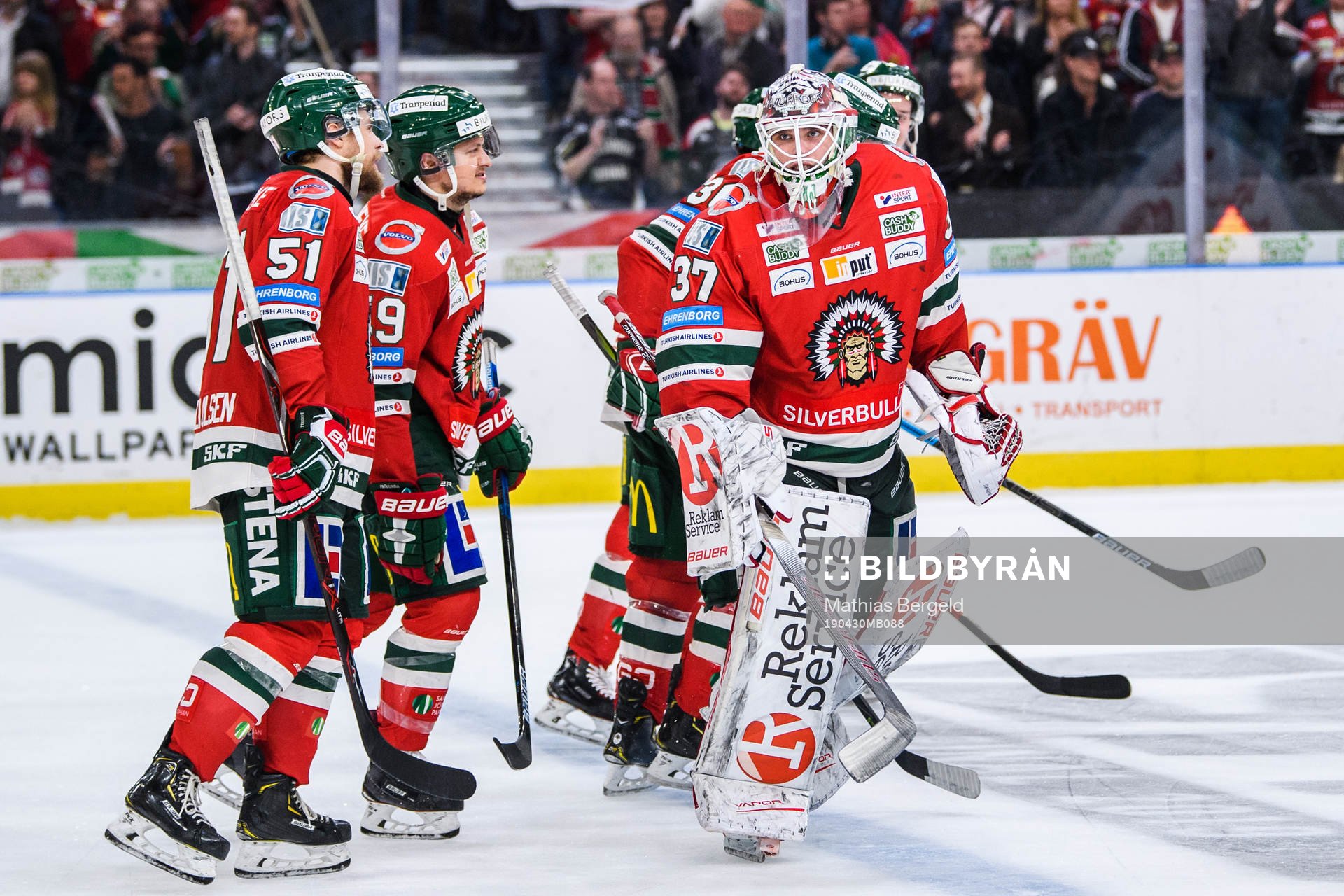 Frölundas målvakt Johan Gustafsson jublar