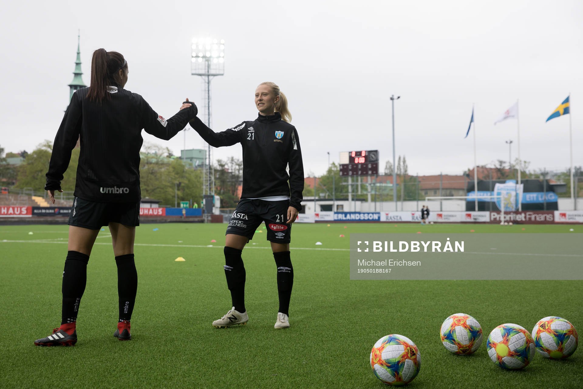 Göteborgs Beata Kollmats och Rebecka Blomqvist laddar