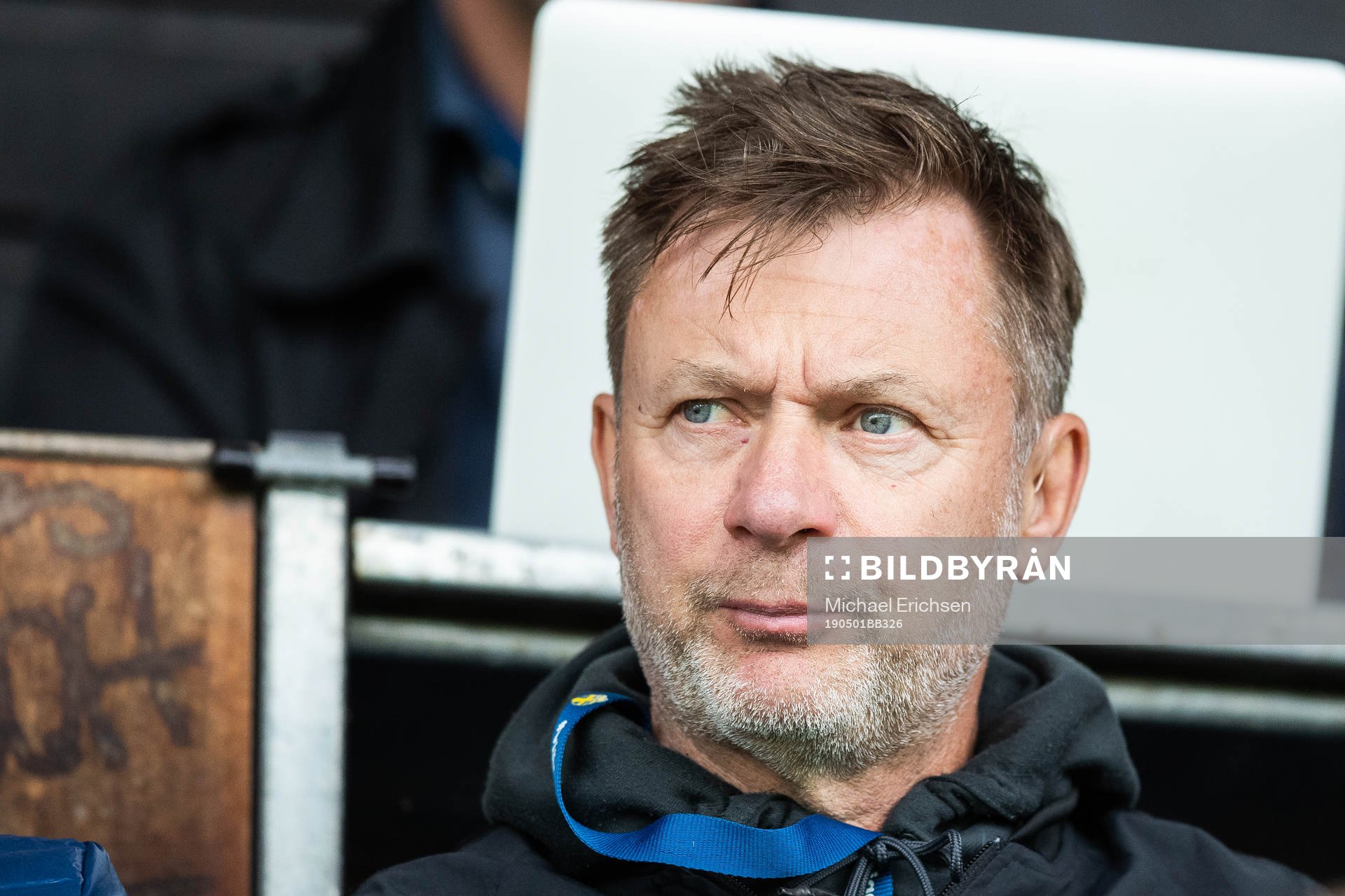 Sveriges förbundskapten Peter Gerhardsson på läktaren