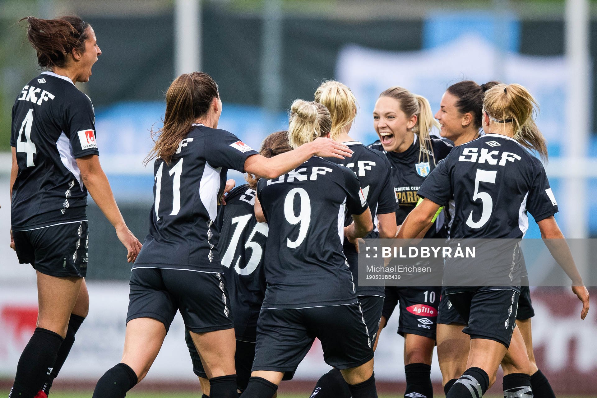 Göteborgs Elin Rubensson jublar med lagkamrater