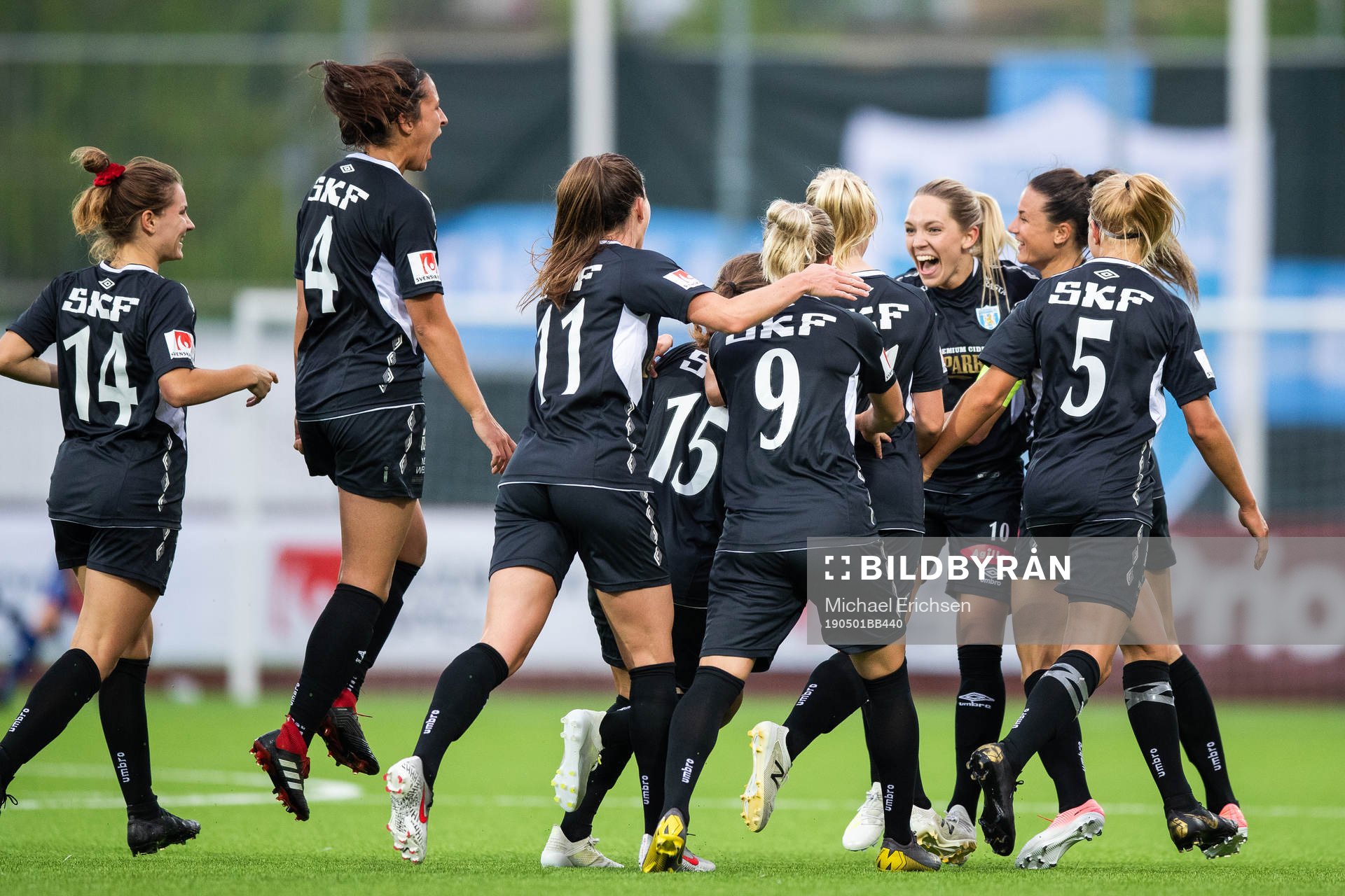 Göteborgs Elin Rubensson jublar med lagkamrater