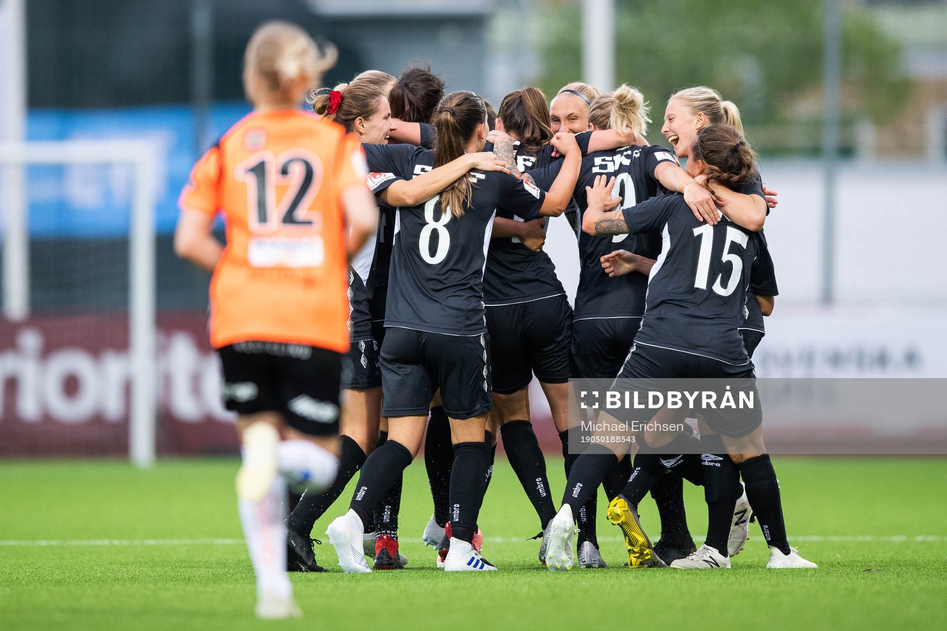 Göteborgs Elin Rubensson jublar med lagkamrater