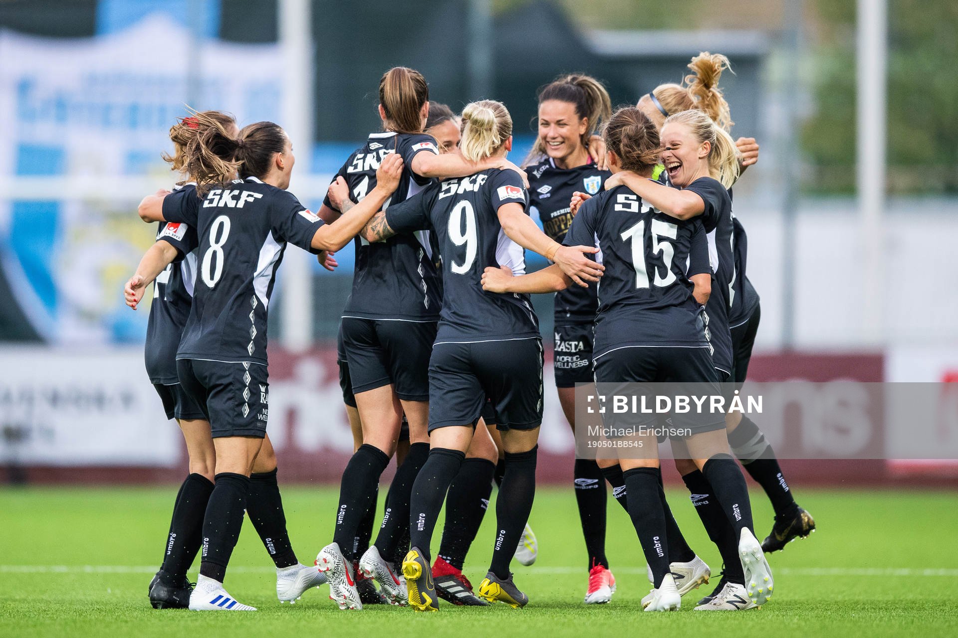 Göteborgs Elin Rubensson jublar med lagkamrater