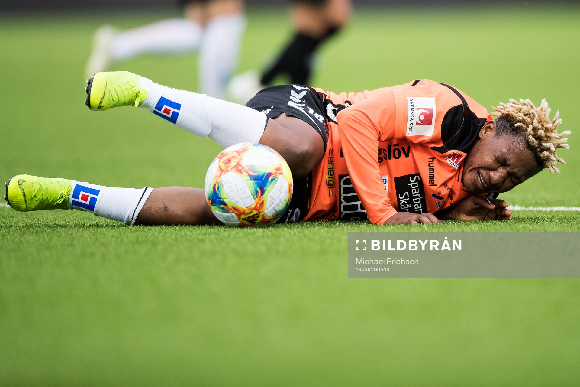 Kristianstads Rita Chikwelu liggande