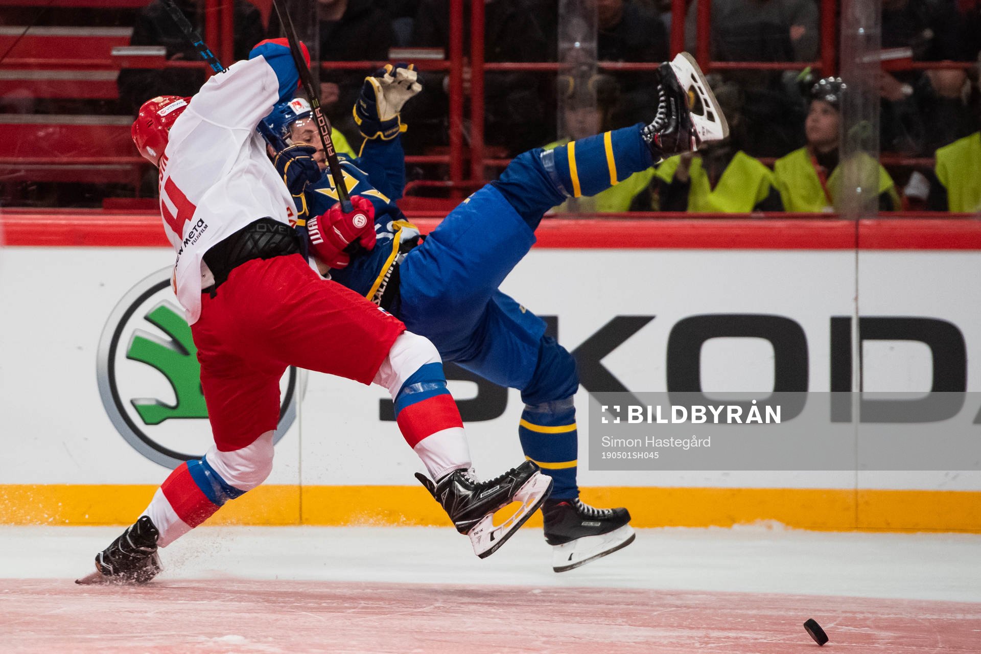 Alexander Yelesin of Russia and Mario Kempe of Sweden