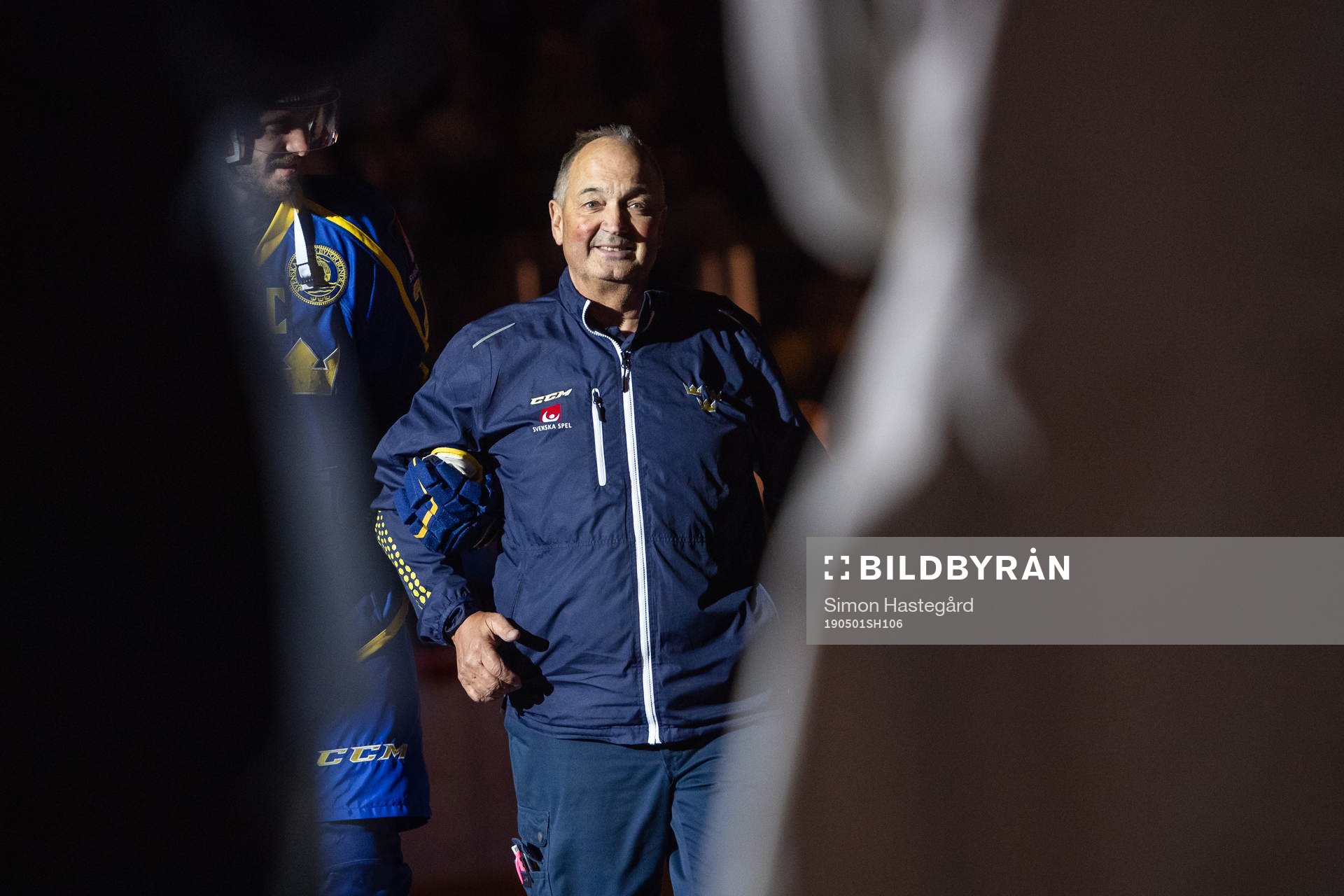 Anders Weiderstål, equipment manager of Sweden, ahead the