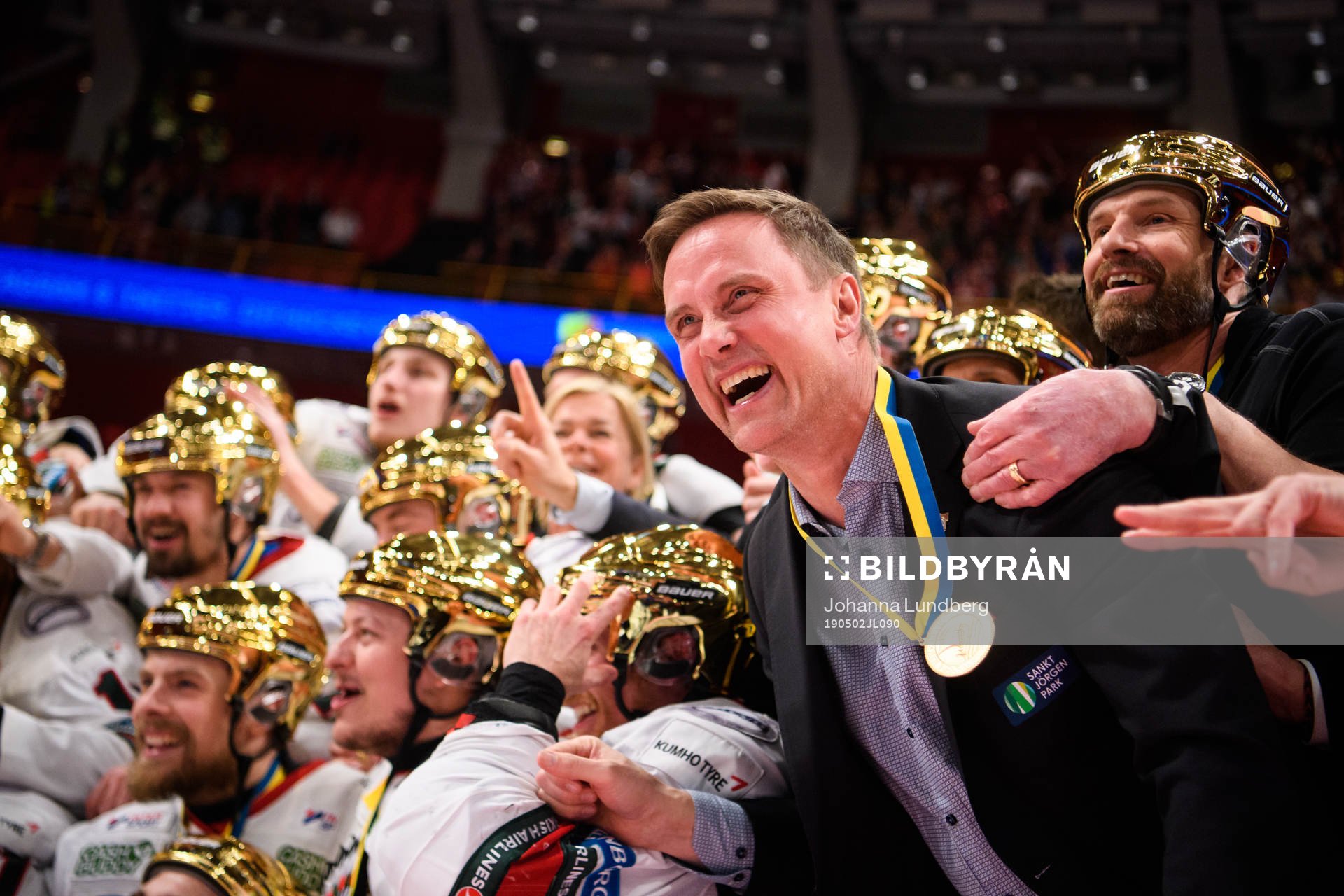 Frölundas tränare Roger Rönnberg jublar