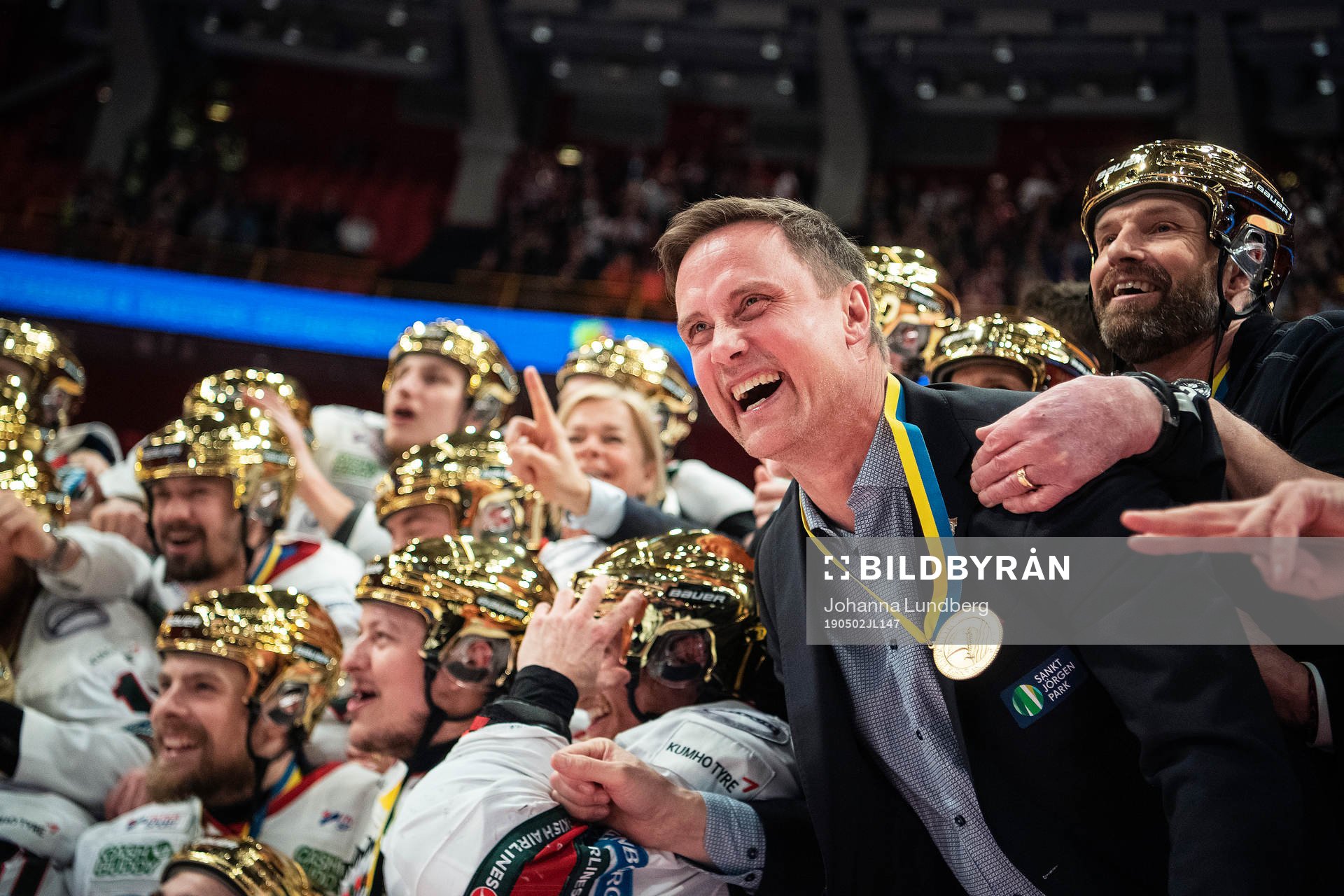 Frölundas tränare Roger Rönnberg  jublar