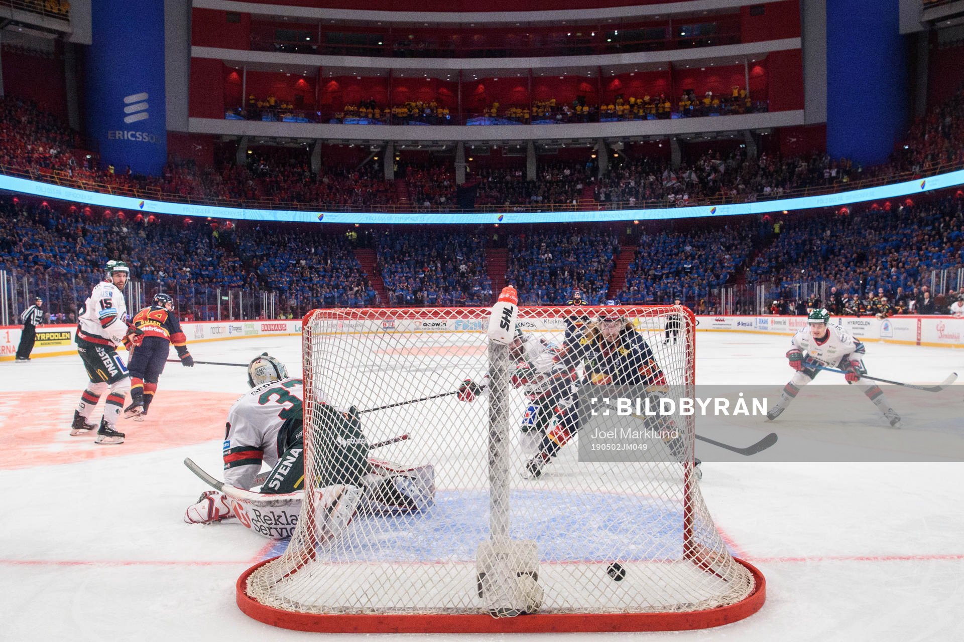 Djurgårdens Axel Jonsson Fjällby gör 1-2 målet bakom