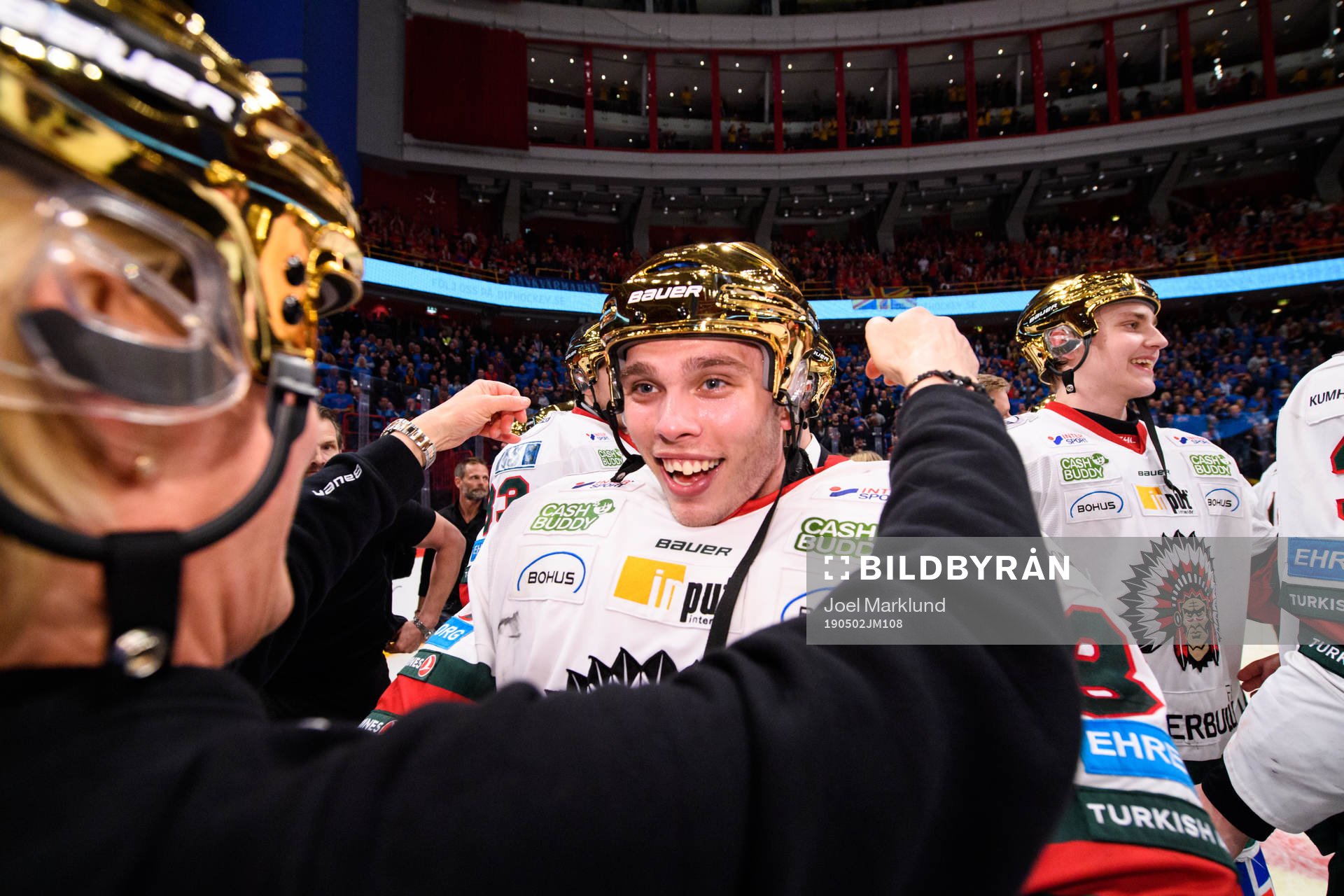 Frölundas målvakt Johan Gustafsson jublar