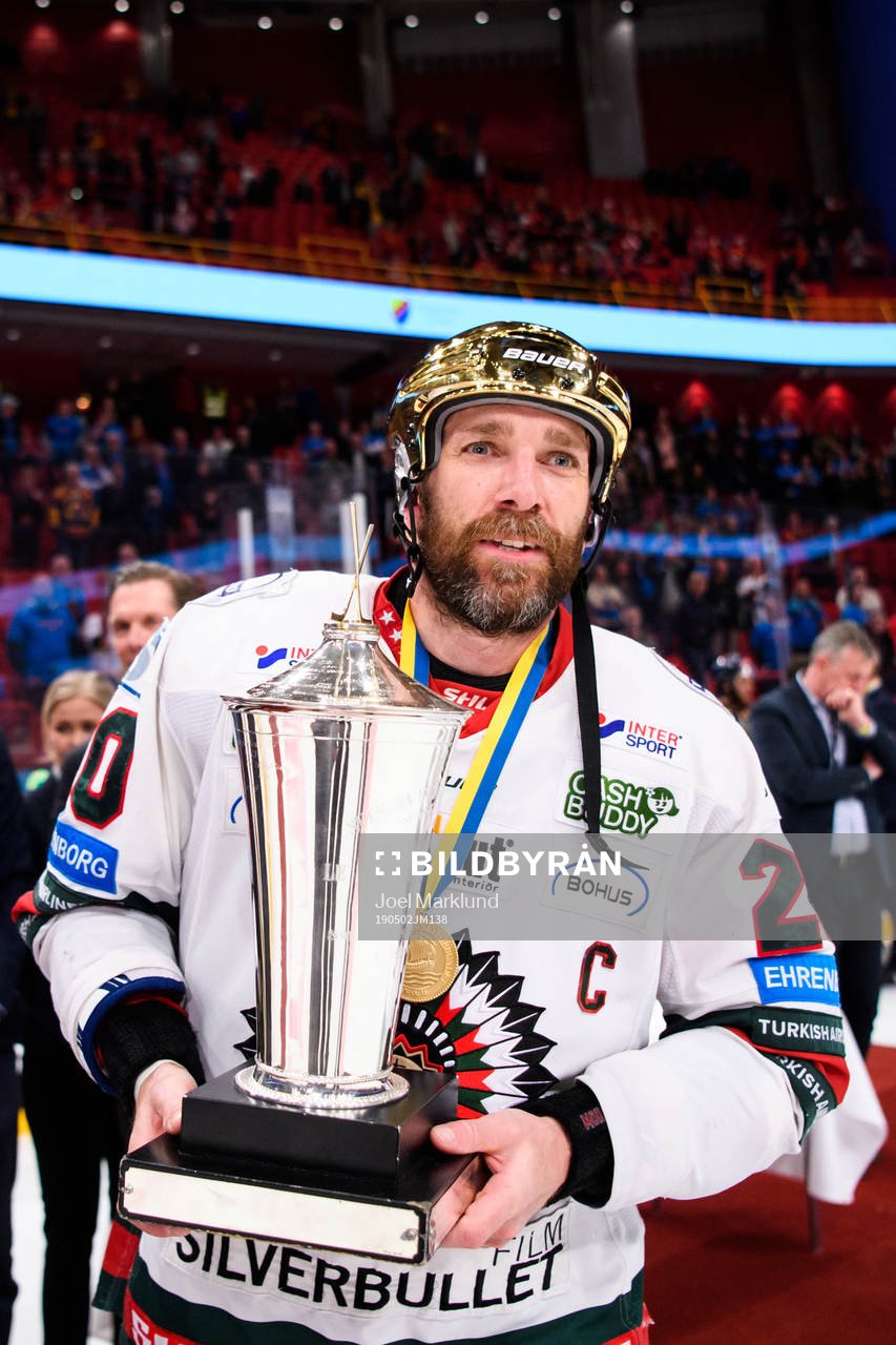Frölundas Joel Lundqvist med pokalen Le Mat