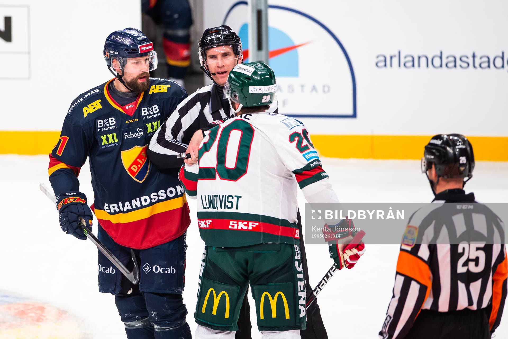 Frölundas Joel Lundqvist och Djurgårdens Dick Axelsson i