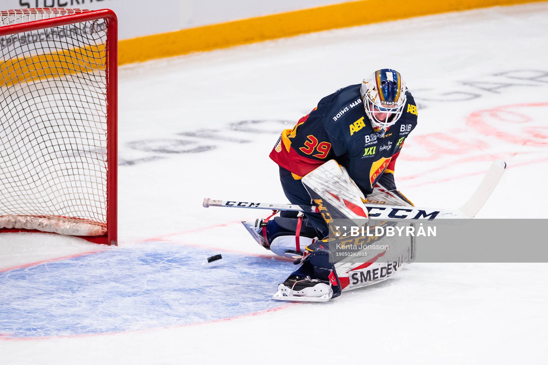 Frölundas Max Friberg (ej i bild) gör 1-3 bakom