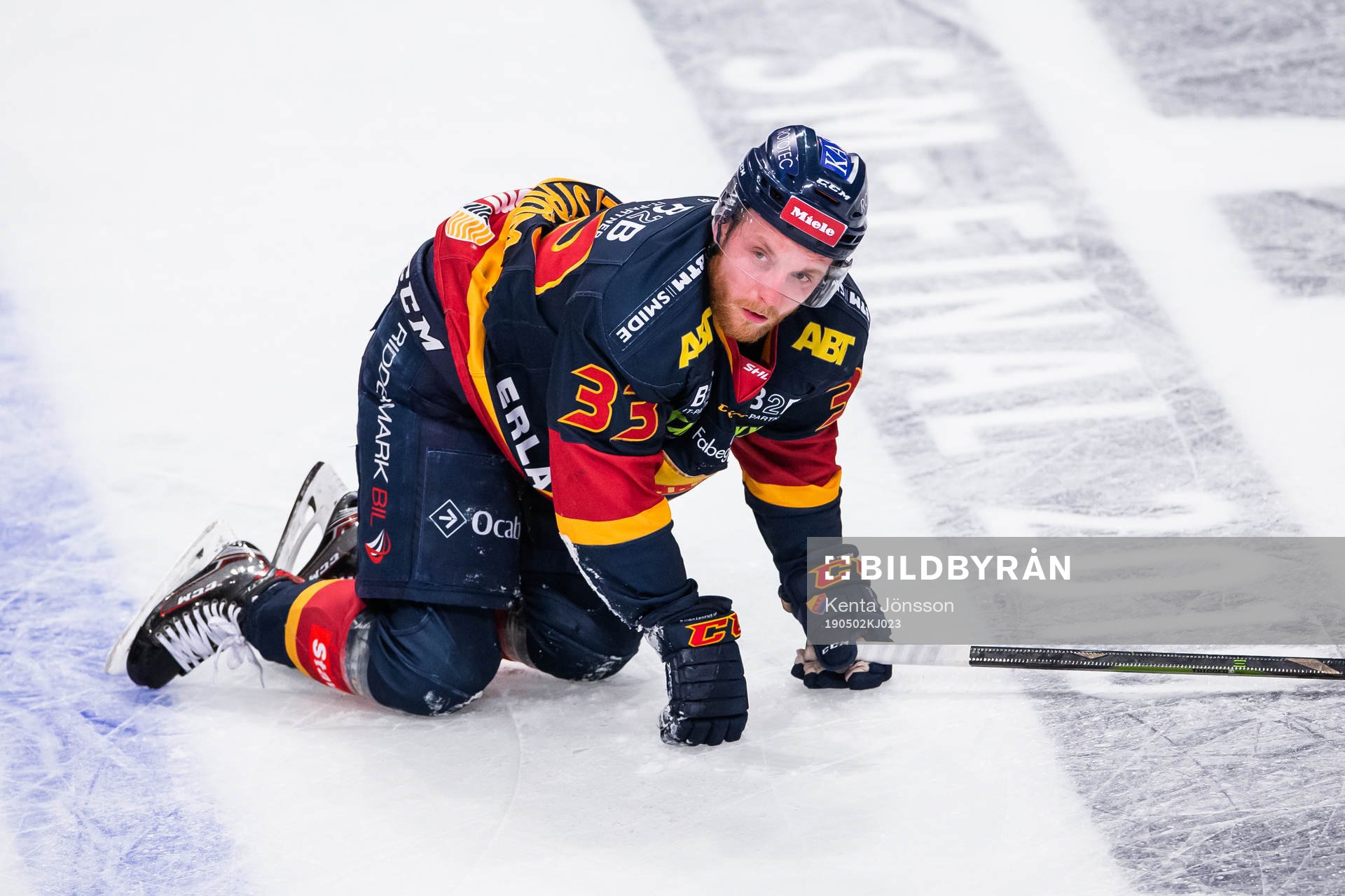 Djurgårdens Linus Hultström på knä